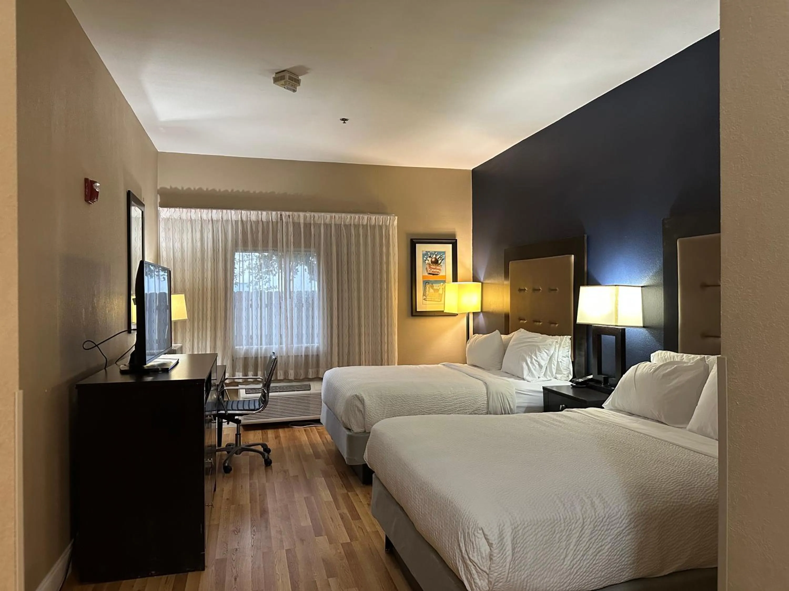 Bed in Holiday Inn Hotel & Suites Slidell by IHG
