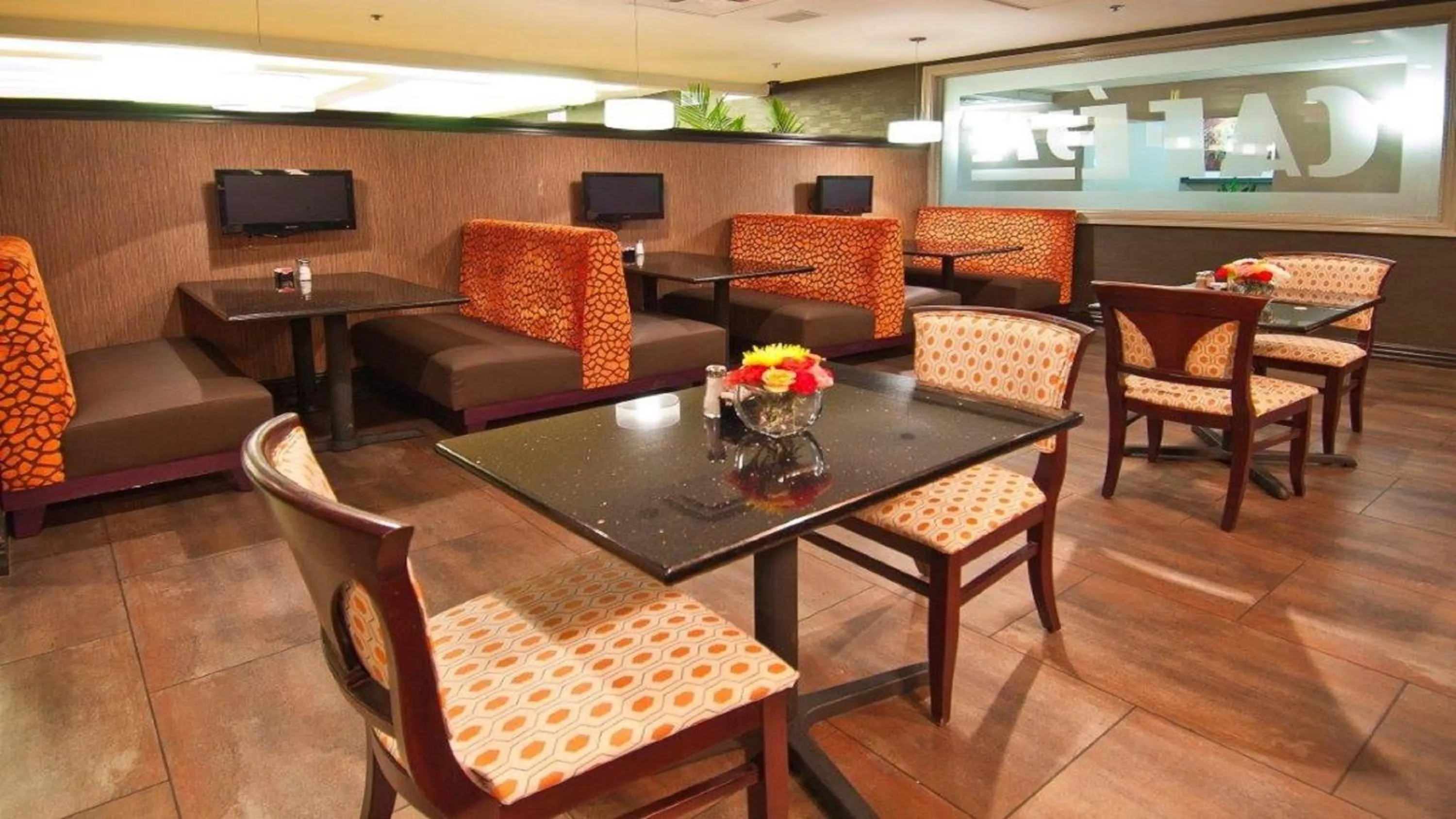 Restaurant/places to eat in Holiday Inn Hotel & Suites Slidell by IHG