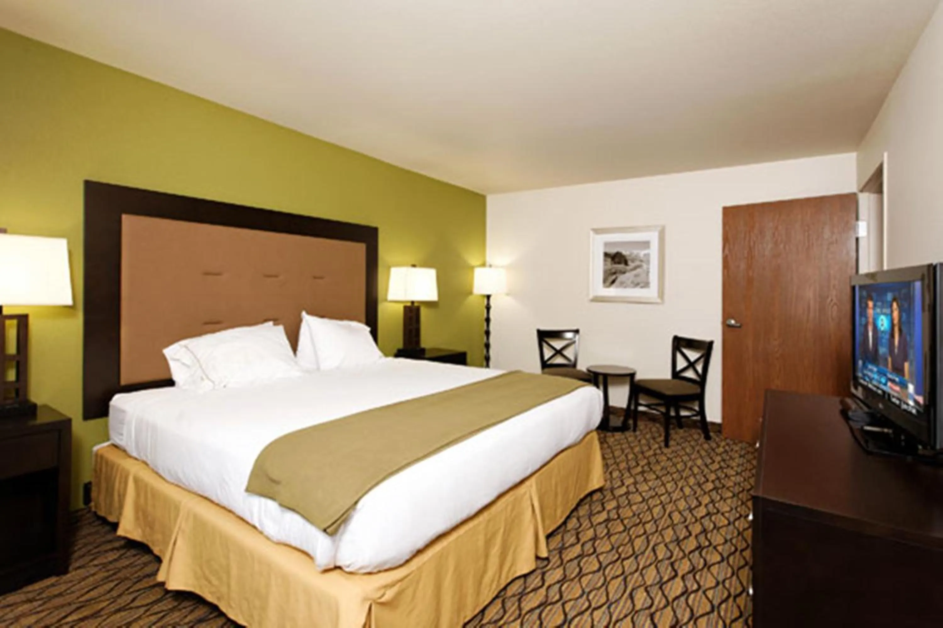 Photo of the whole room, Bed in Holiday Inn Express Hotel & Suites Montrose - Black Canyon Area by IHG