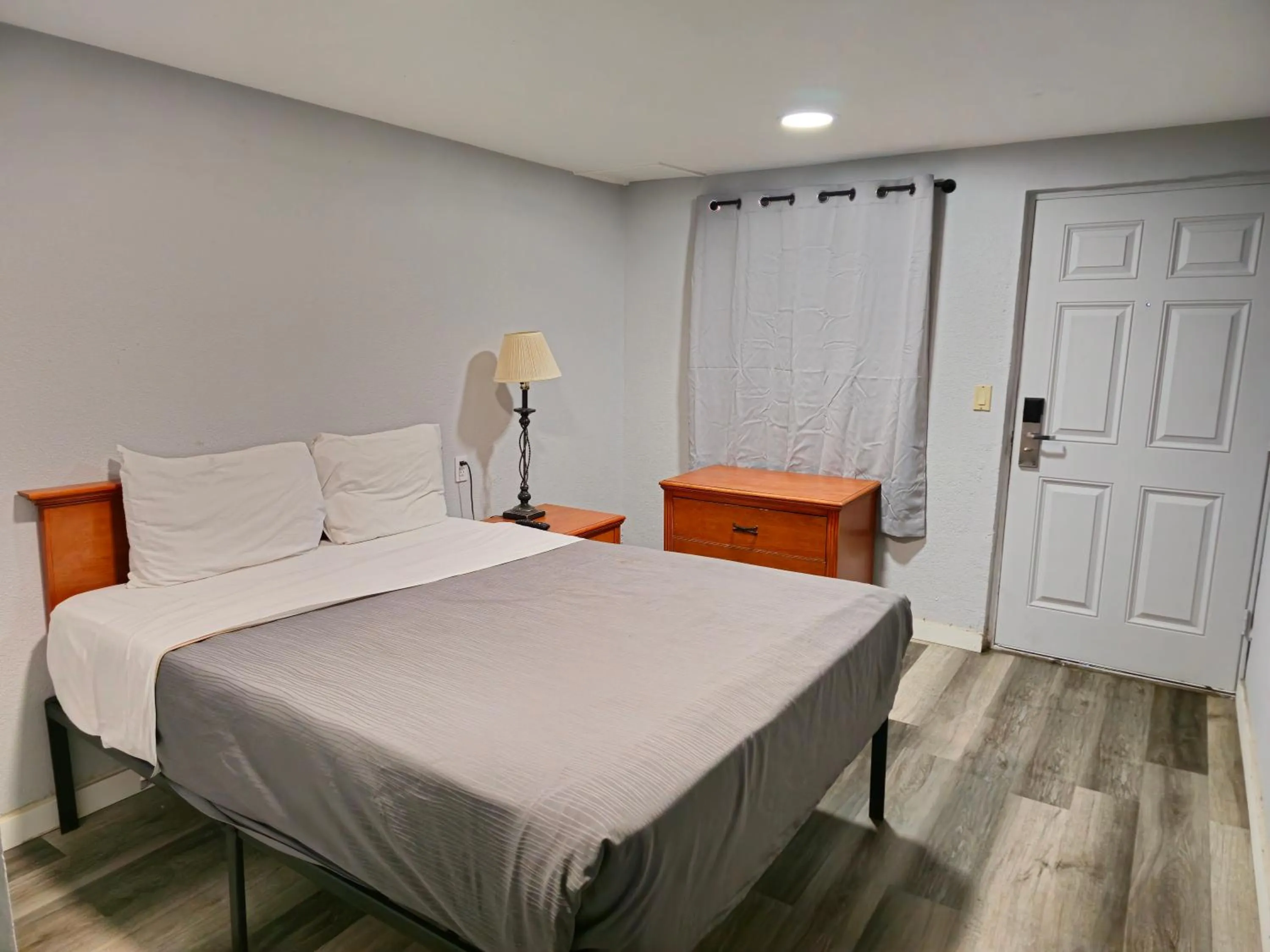 Bed in The L Motel Downtown/NAU Conference Center