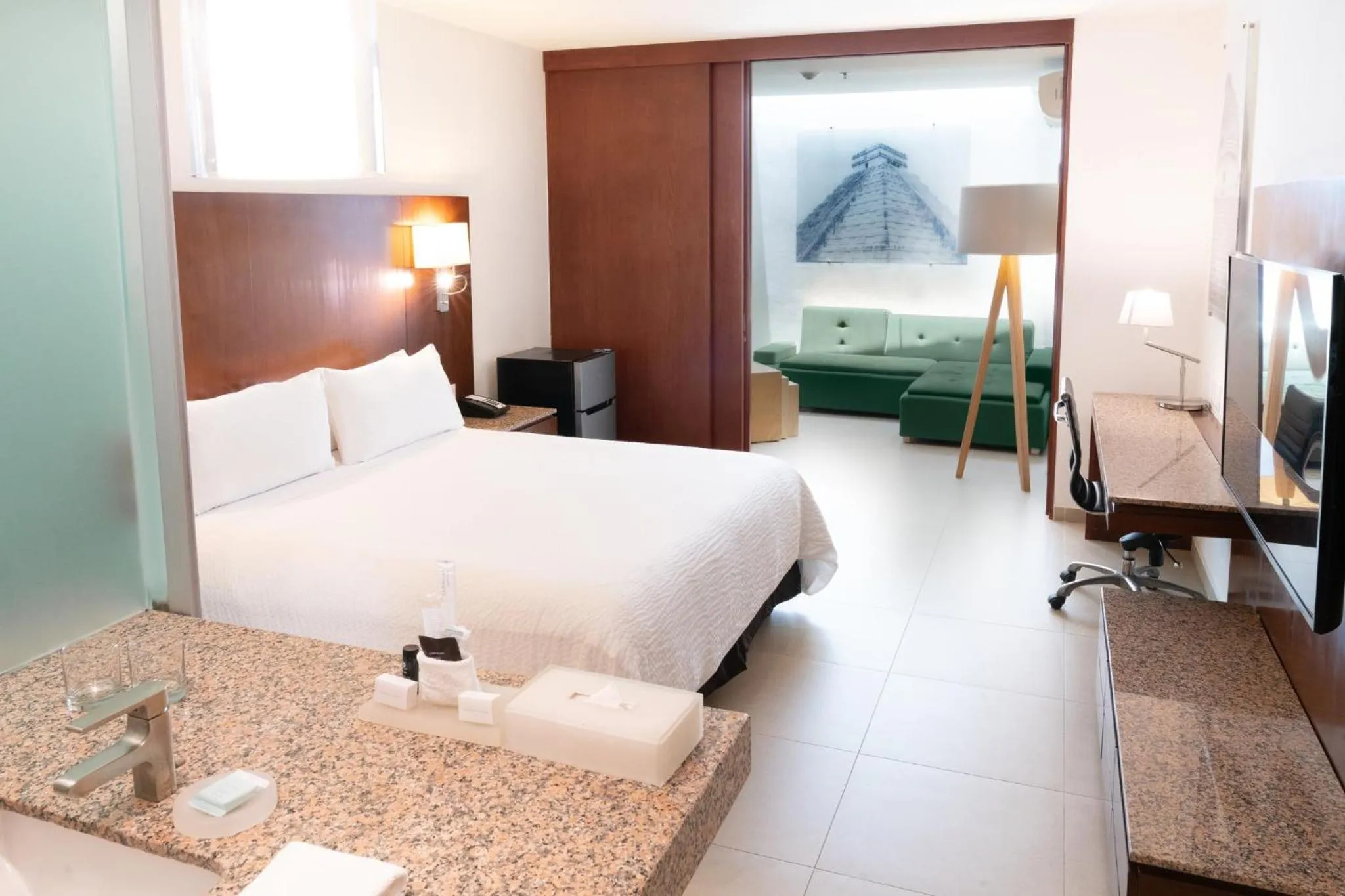 Bedroom, Bed in Fiesta Inn Playa del Carmen