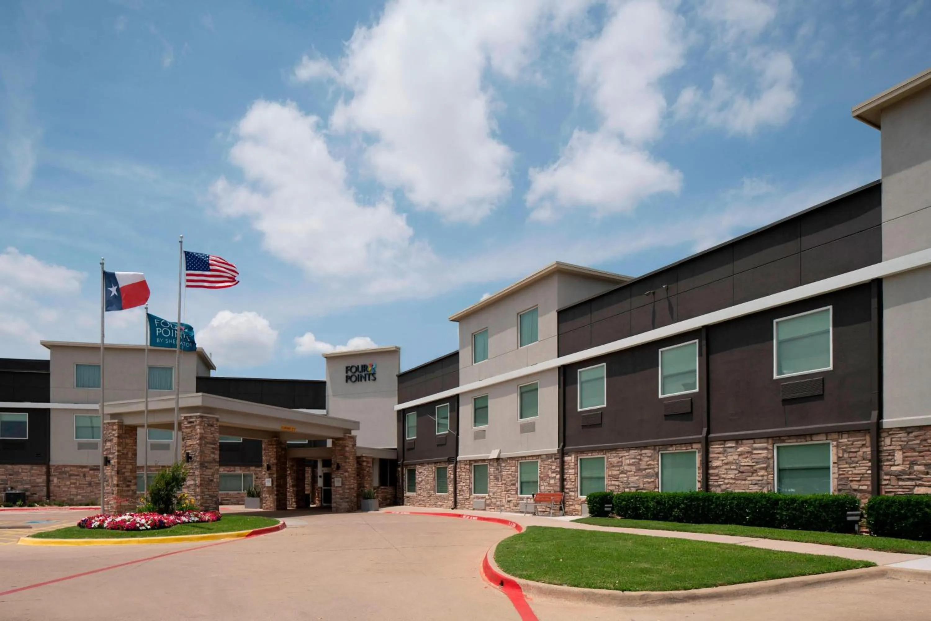 Property building in Four Points by Sheraton Dallas Arlington Entertainment District