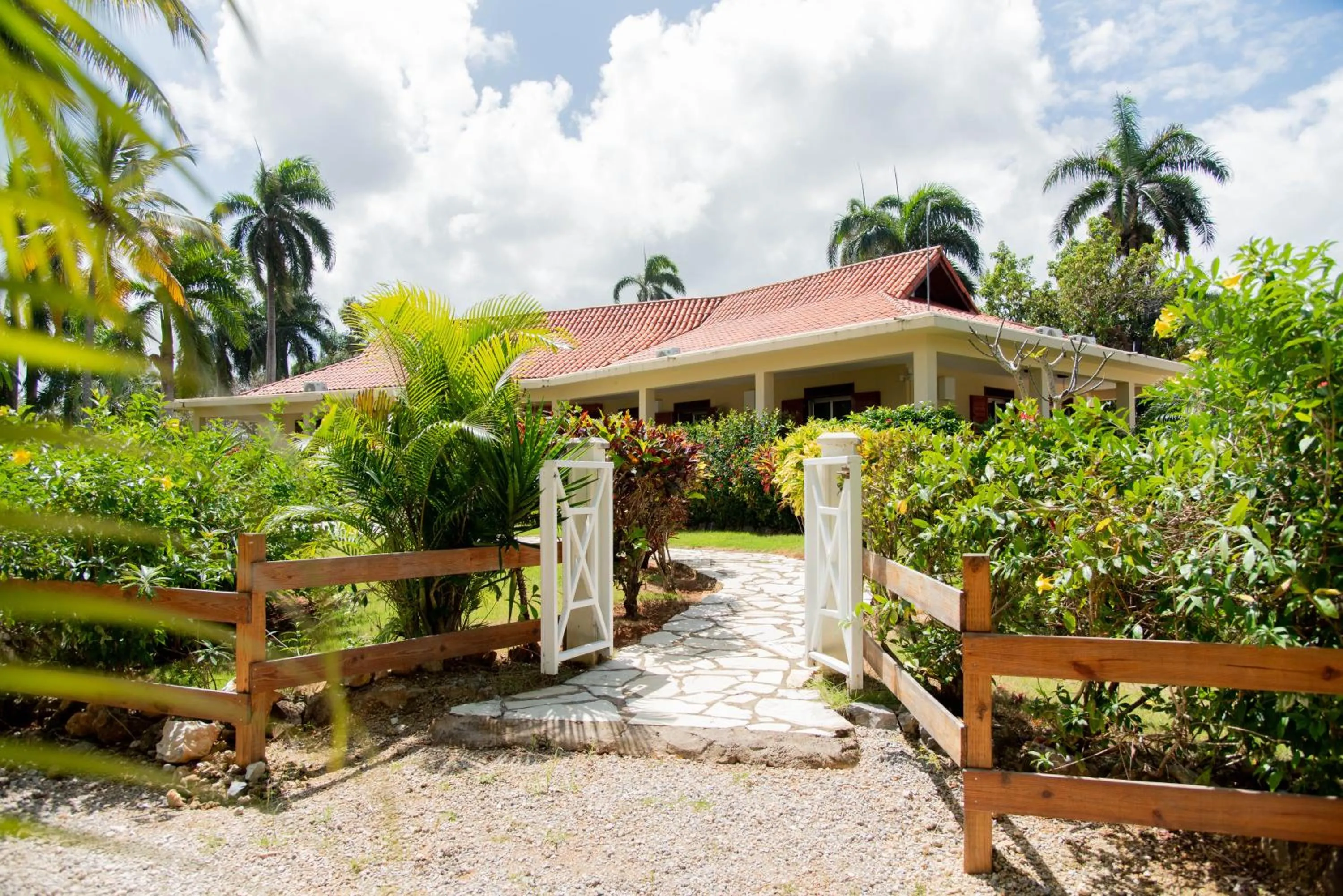 Property building in Villa Diana