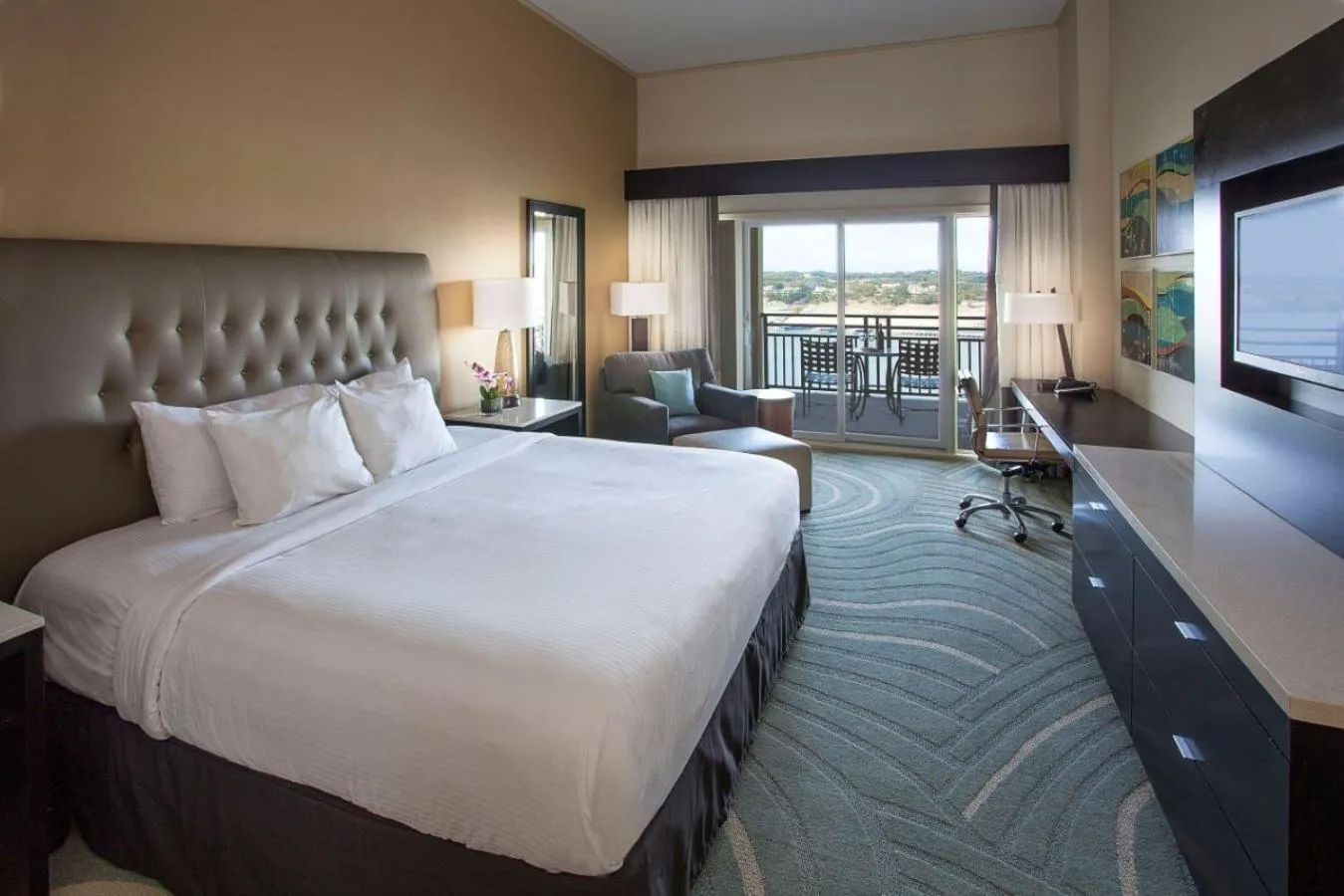 Bedroom, Bed in Lakeway Resort & Spa