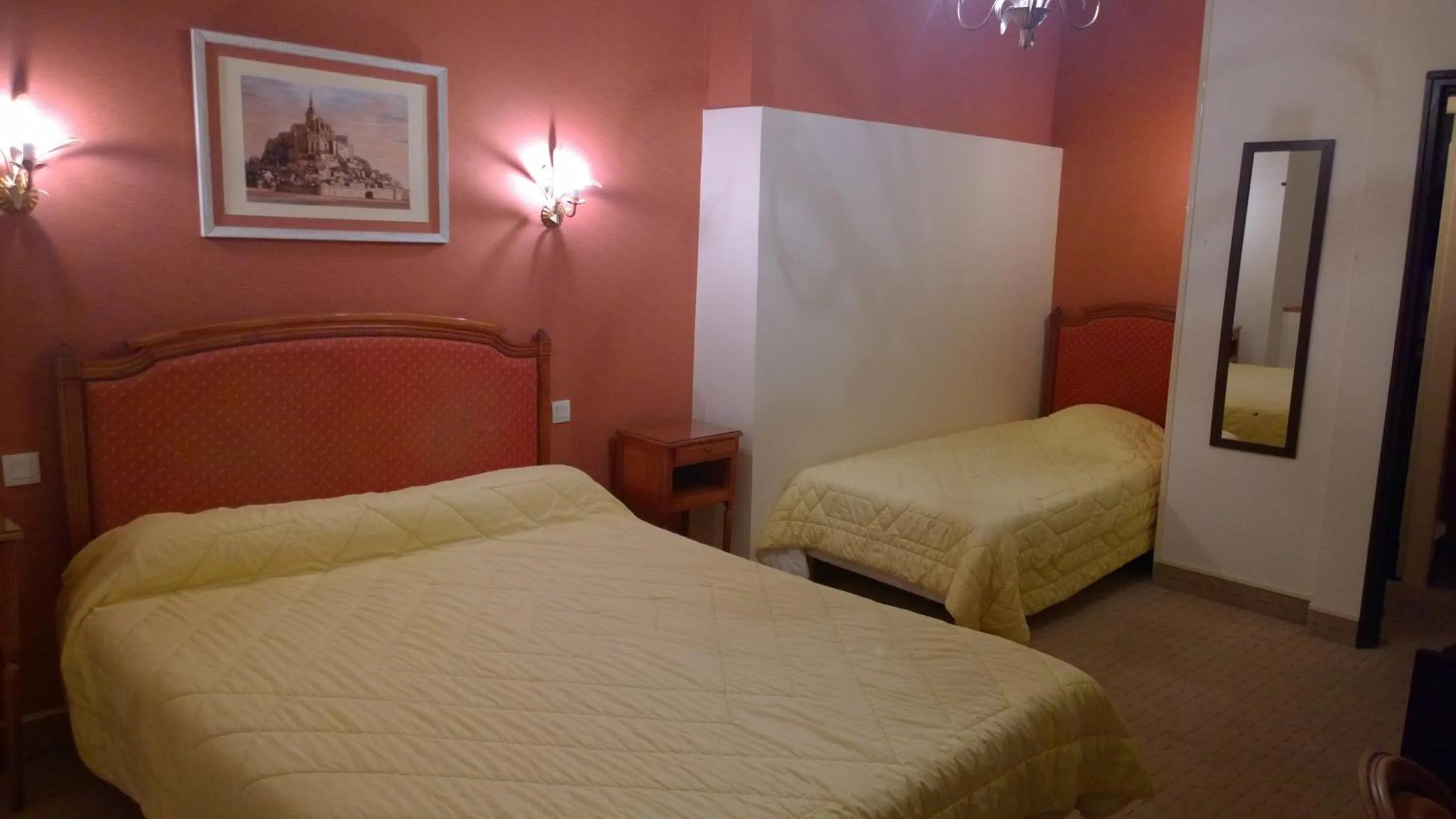 Bed in Hôtel Saint - Pierre