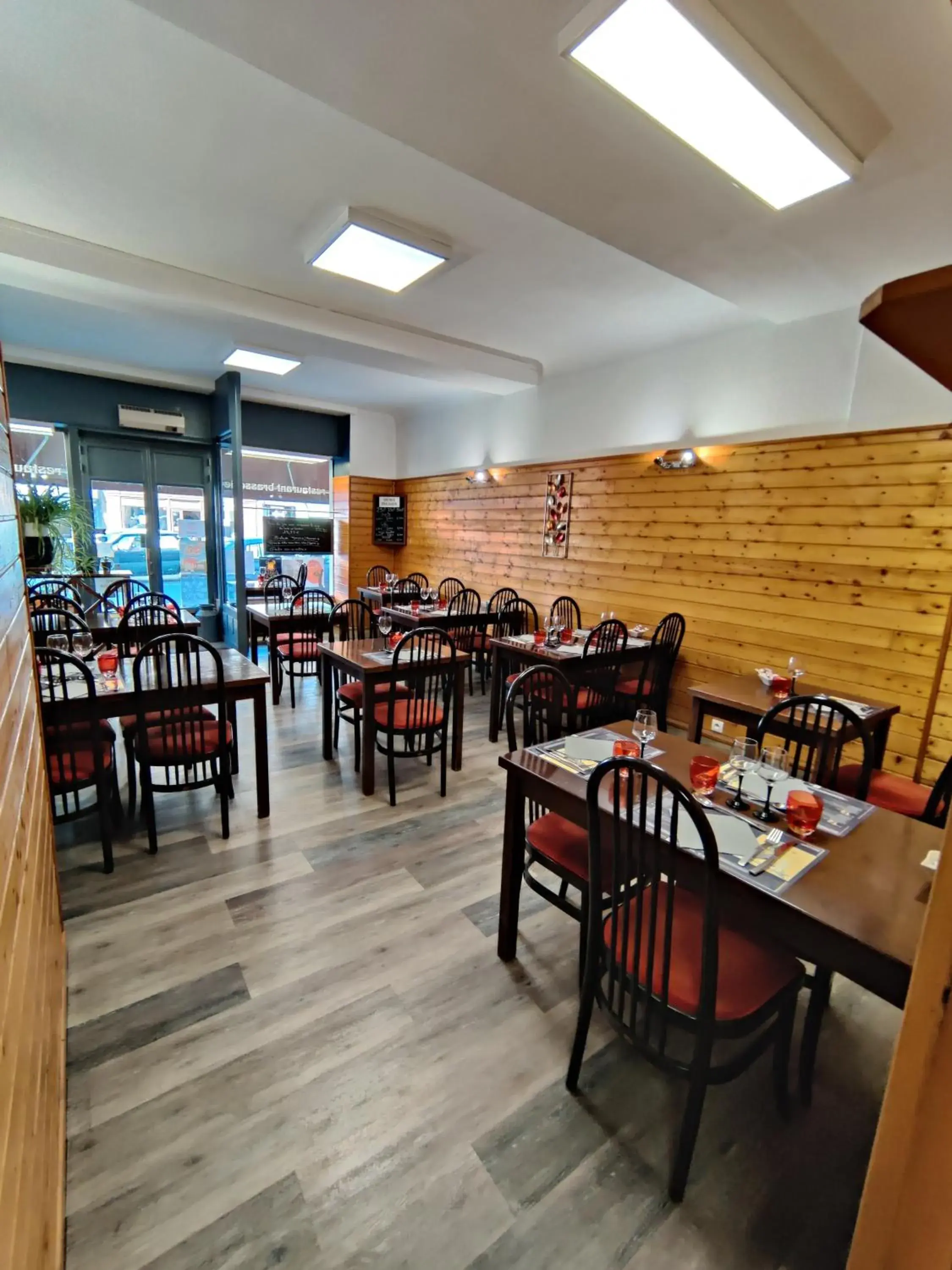 Classic Twin Room in Hôtel Saint - Pierre Classic Twin Room in Hôtel Saint - Pierre