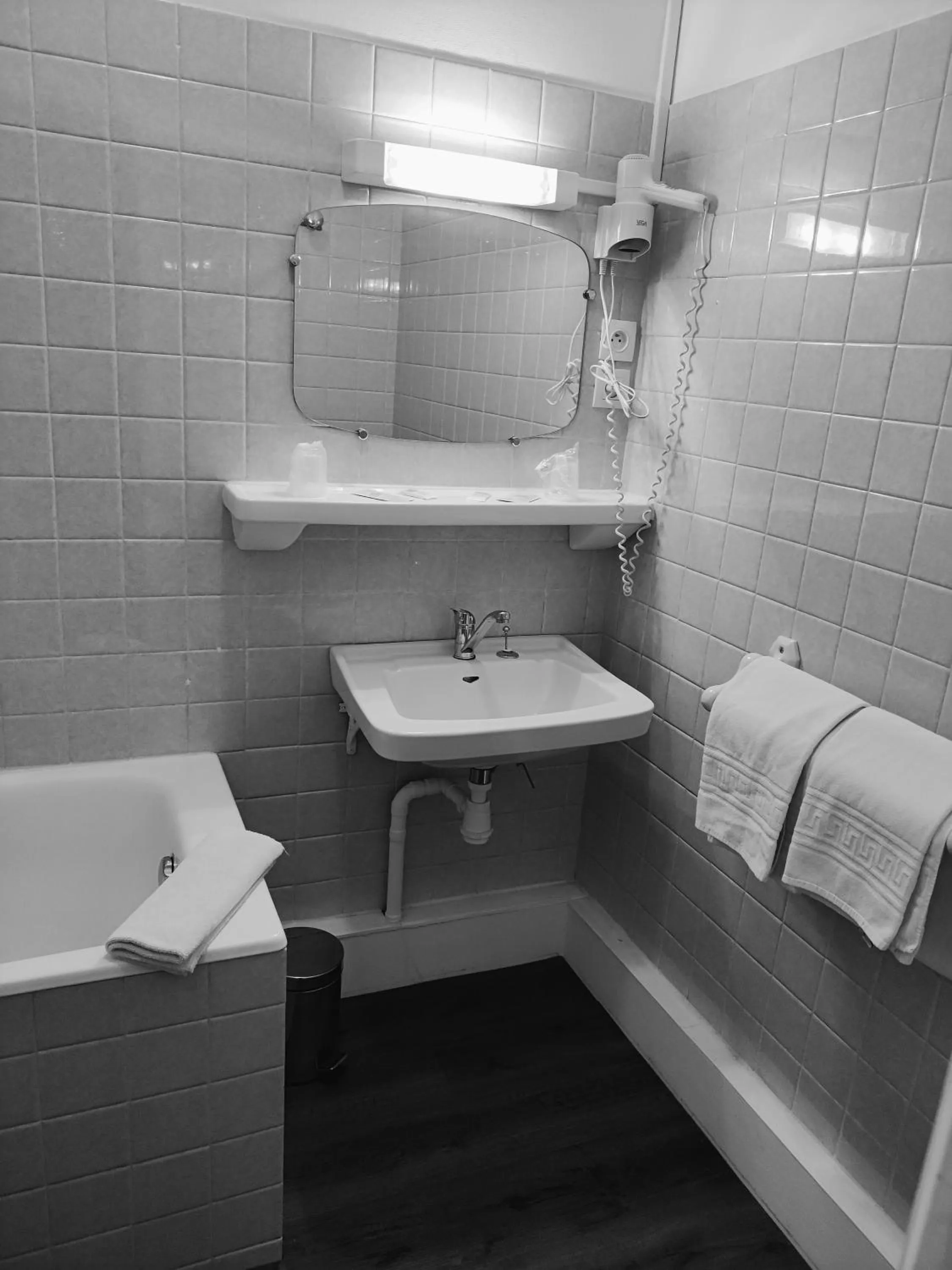 Bath in Hôtel Saint - Pierre