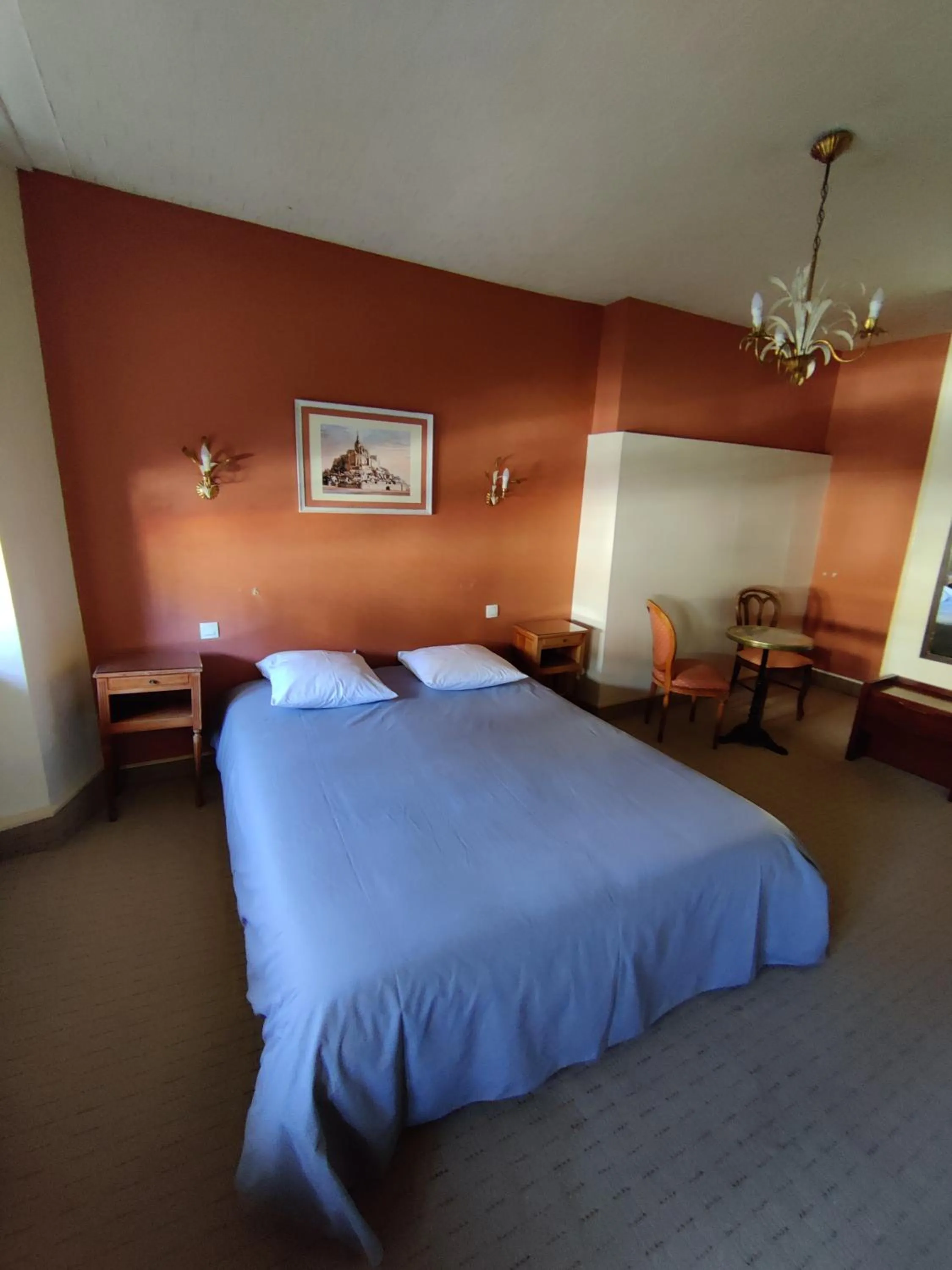 Bed in Hôtel Saint - Pierre