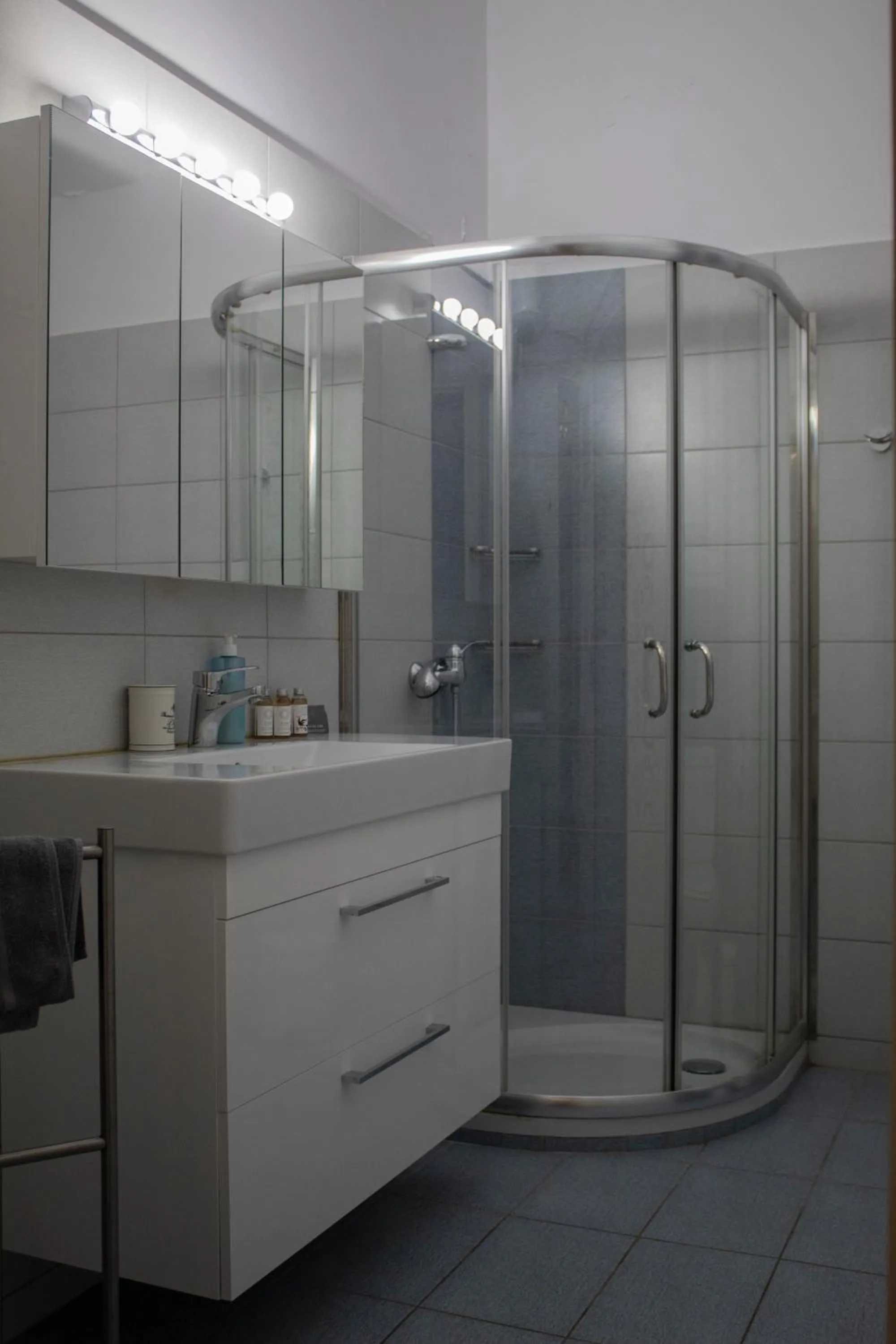 Shower in The Koukaki Residence