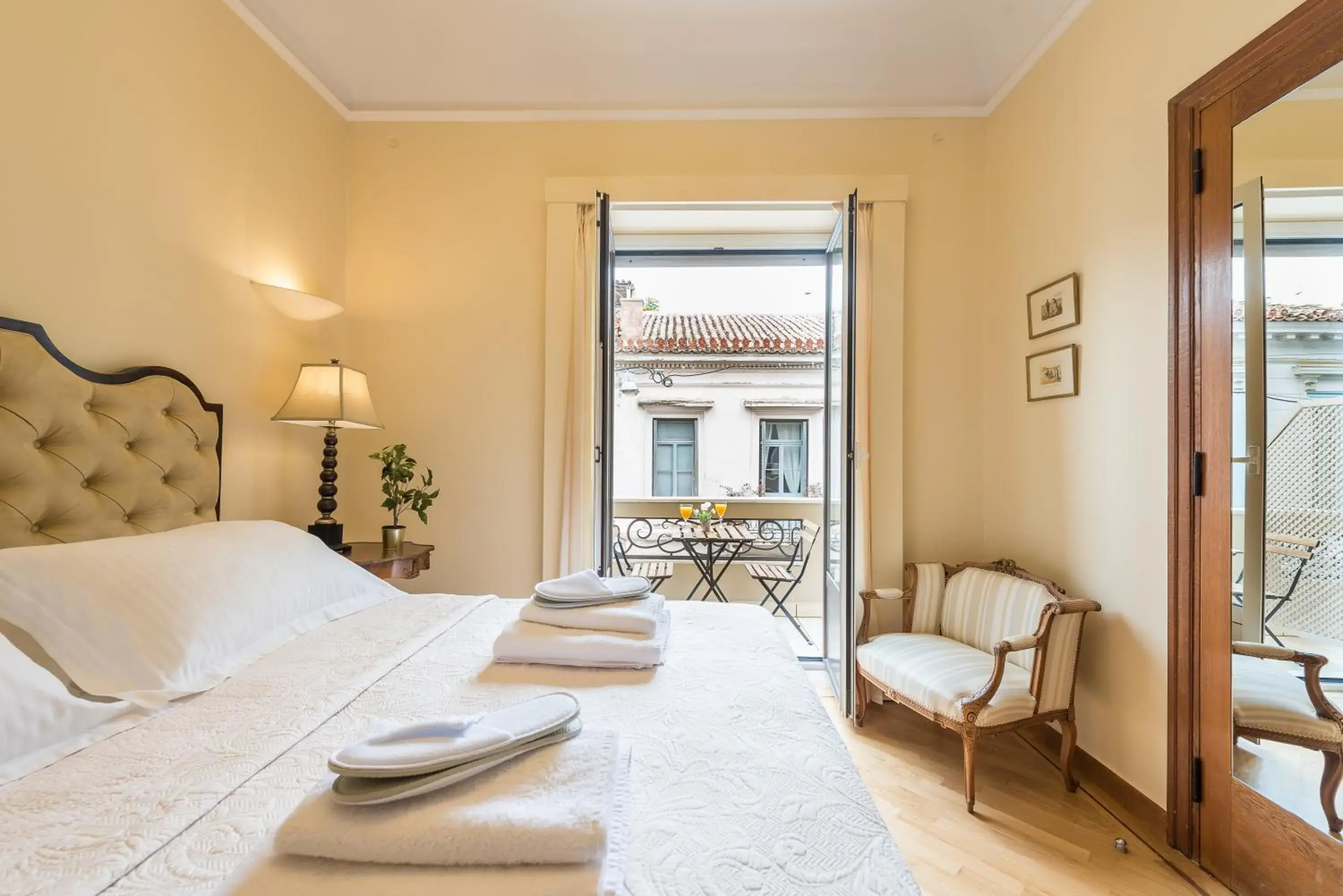 Bed in The Koukaki Residence Bed in The Koukaki Residence