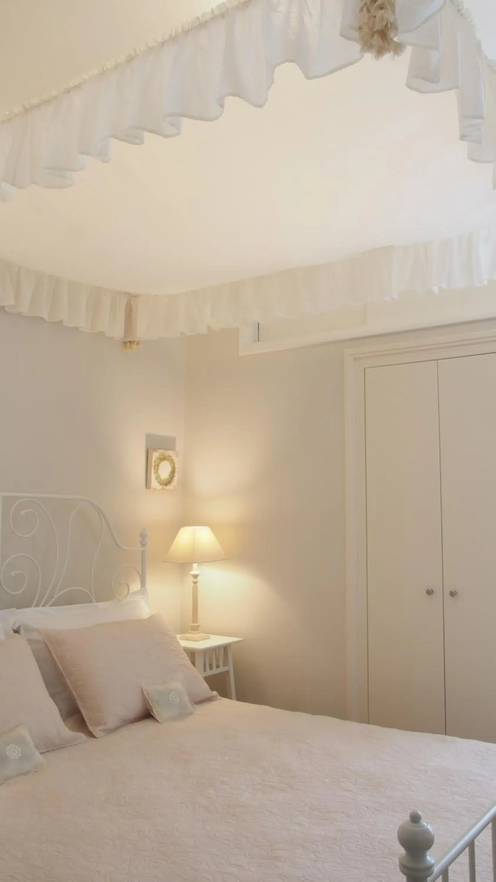 Bed in The Koukaki Residence Bed in The Koukaki Residence