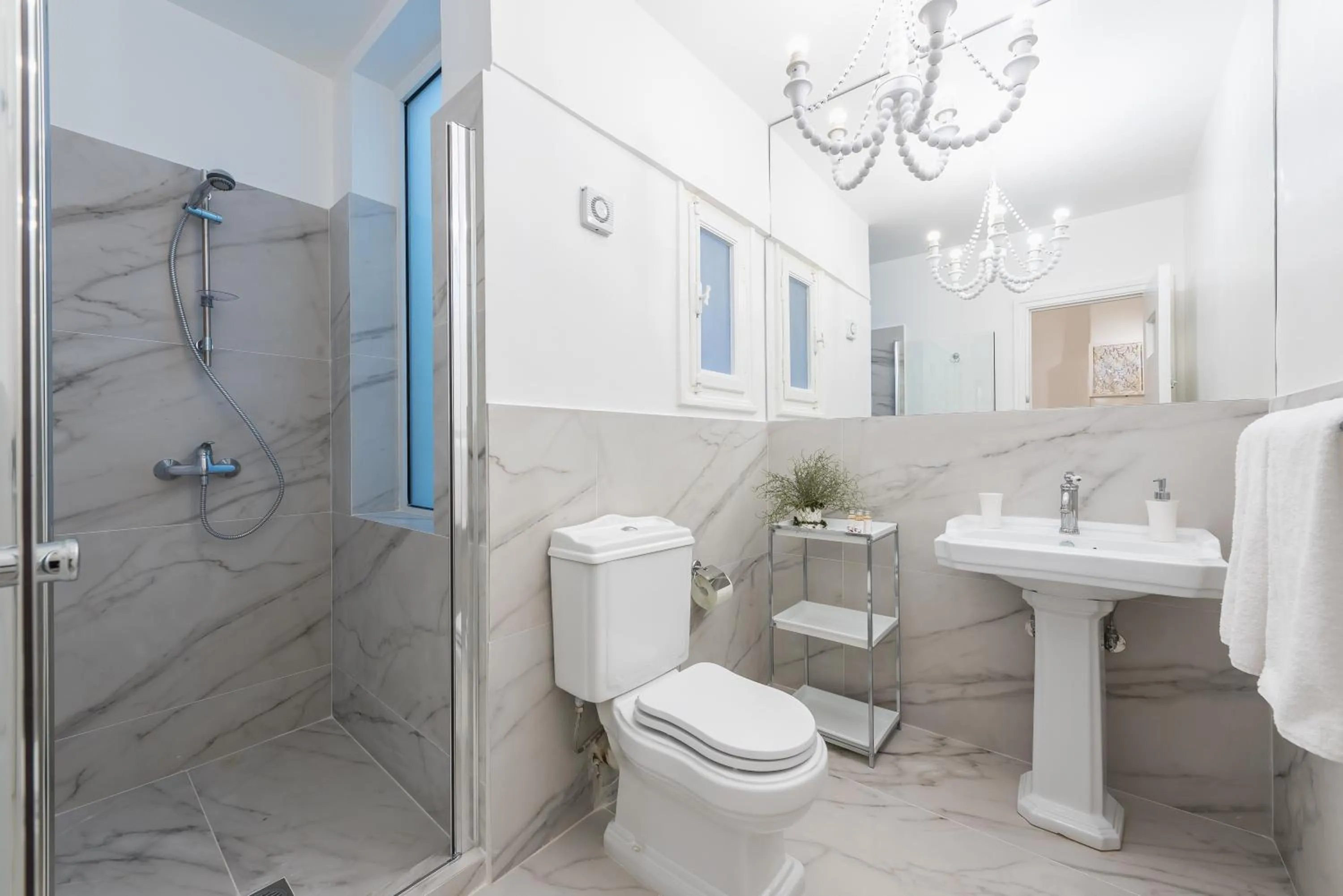 Toilet in The Koukaki Residence