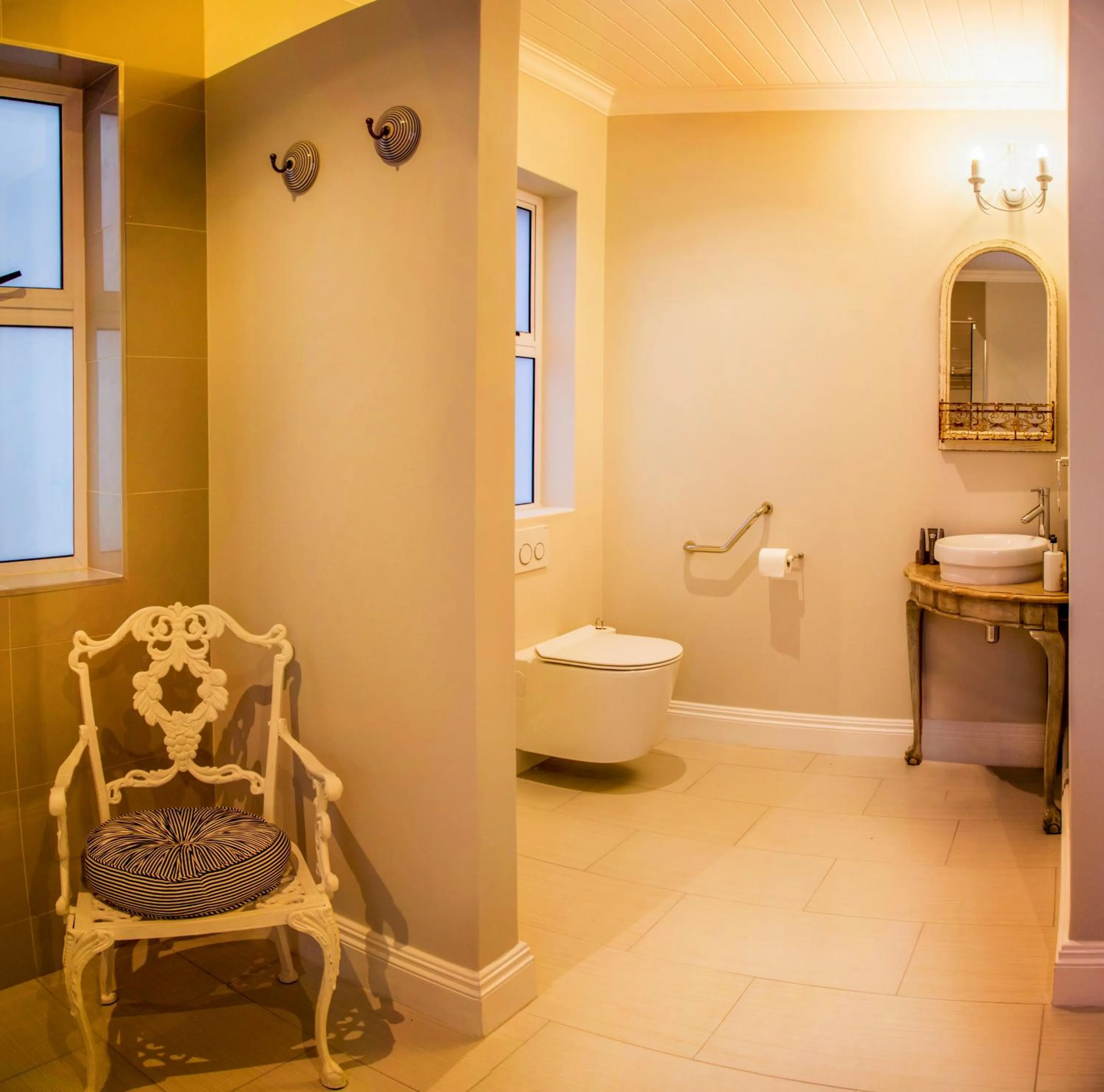 Bathroom in Bright on 5th Guest house