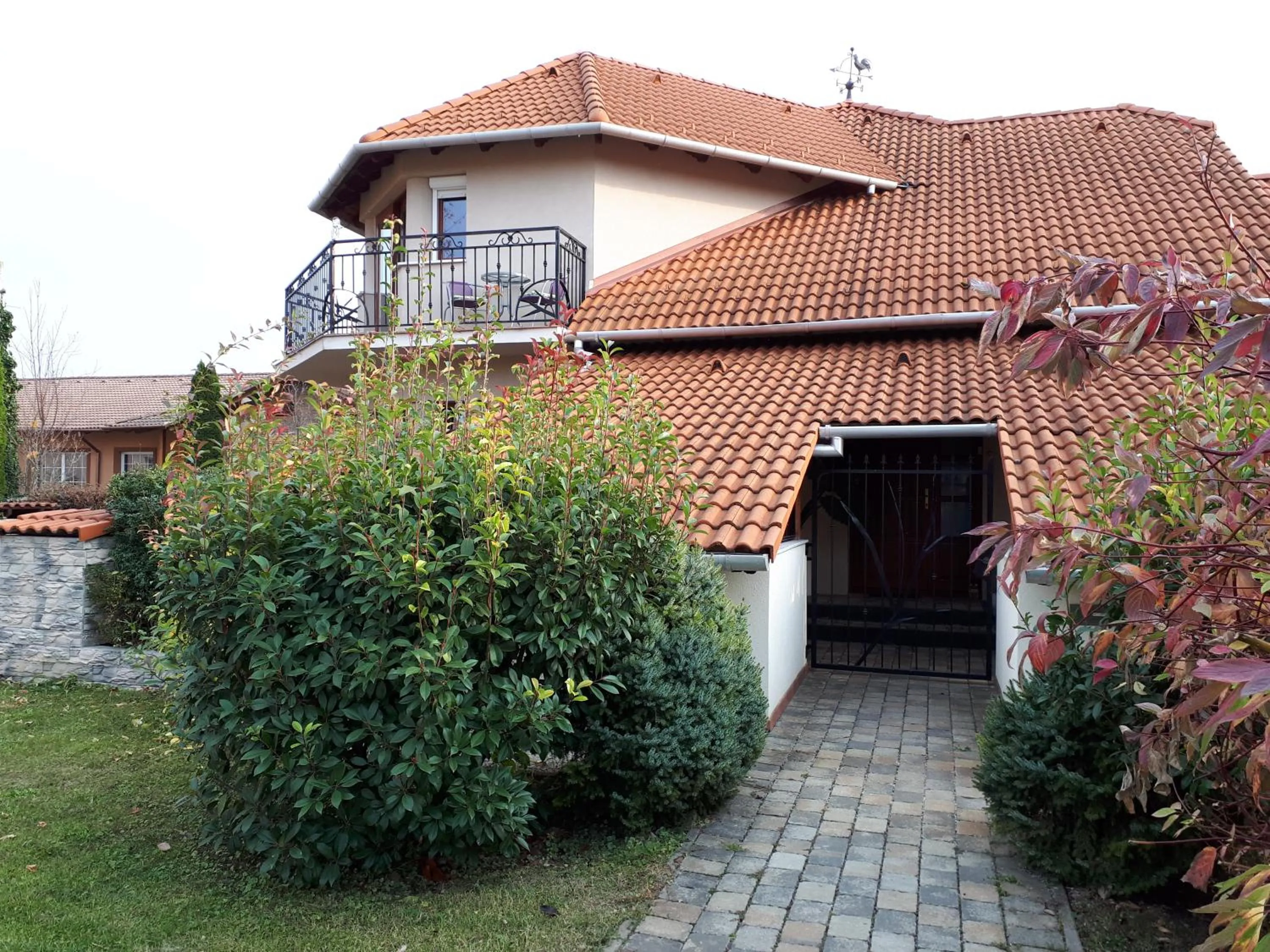 Facade/entrance in Kertvárosi Apartman