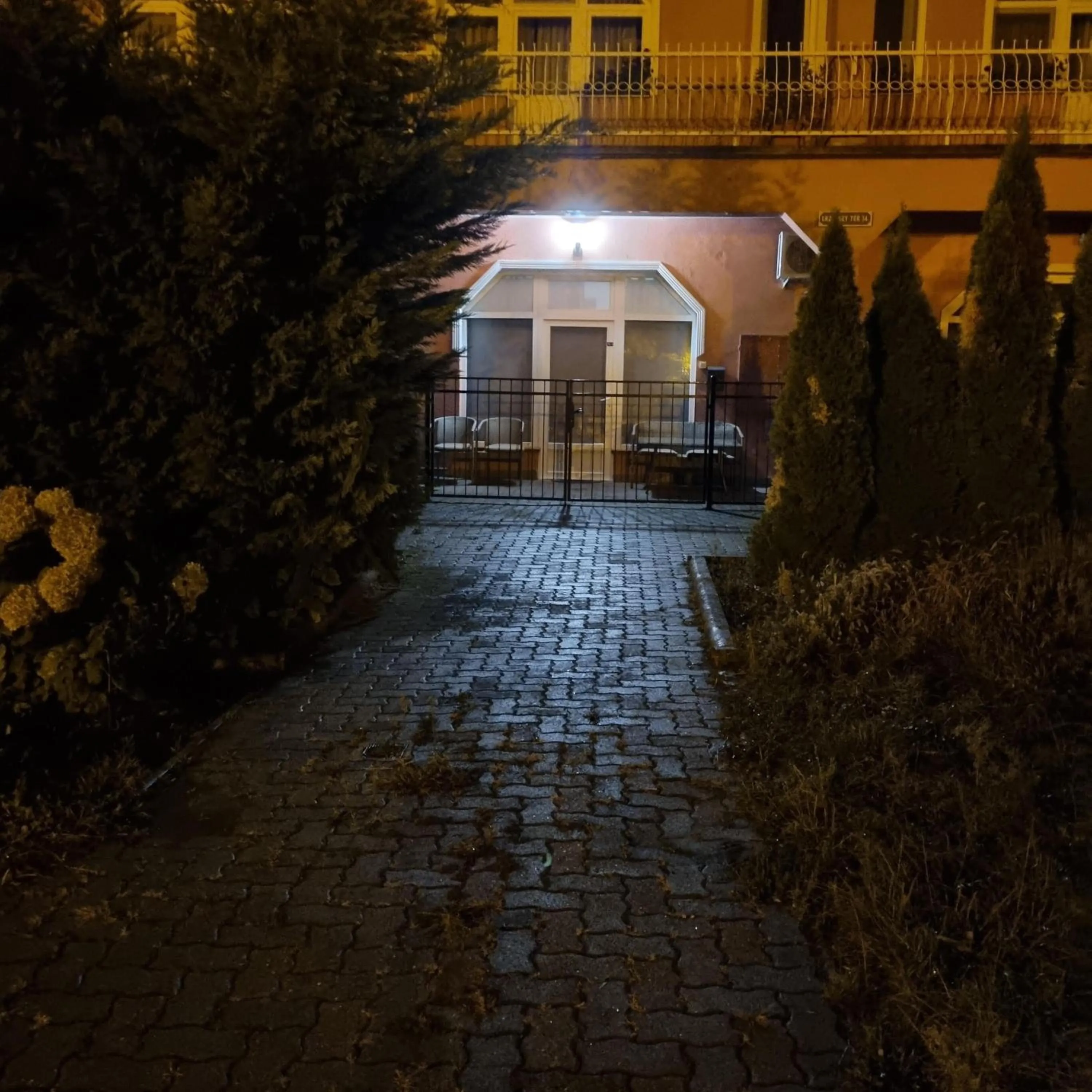 Parking in Kertvárosi Apartman