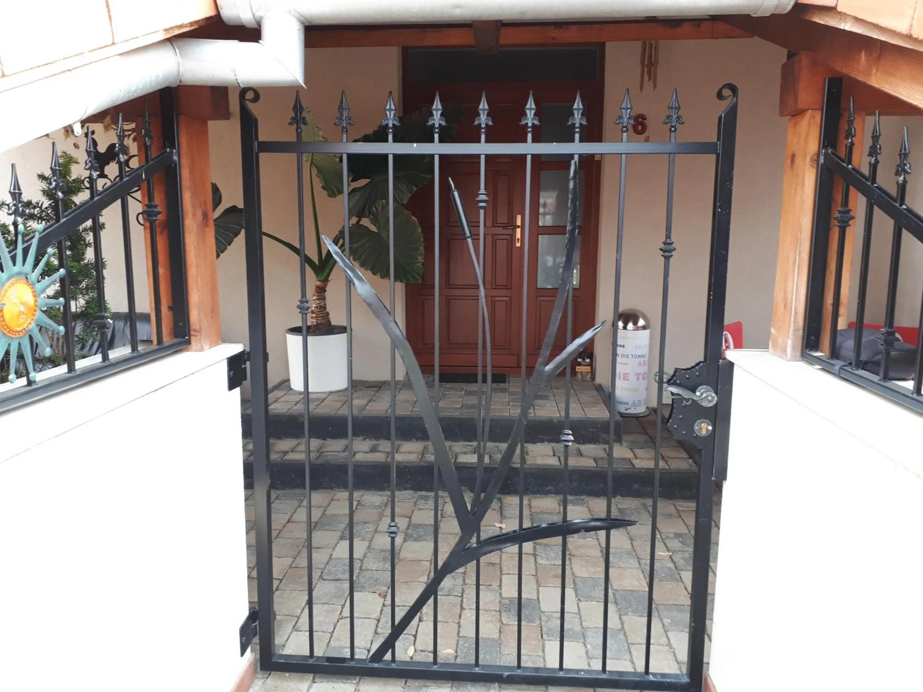 Facade/entrance in Kertvárosi Apartman