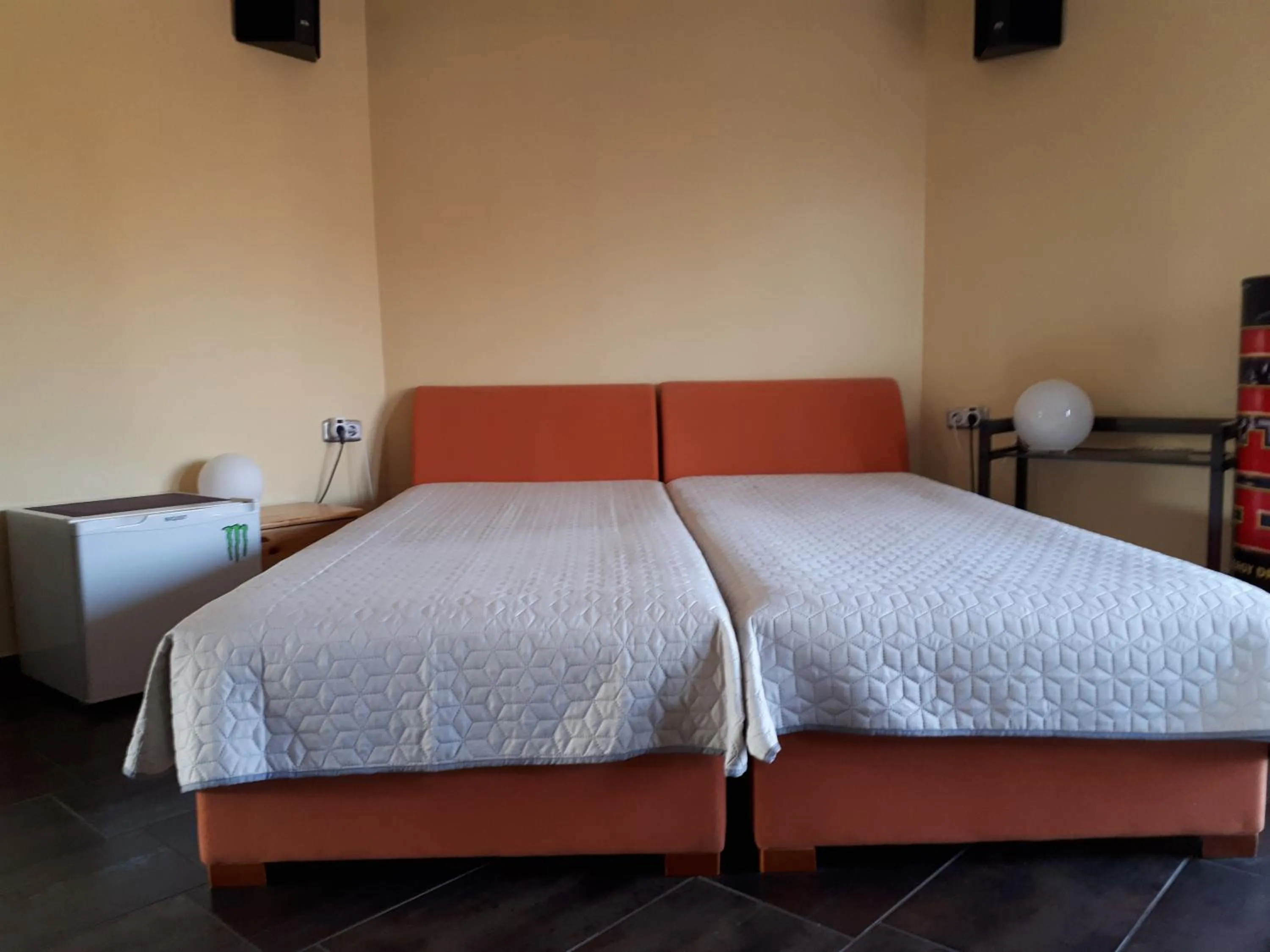 Bedroom, Bed in Kertvárosi Apartman