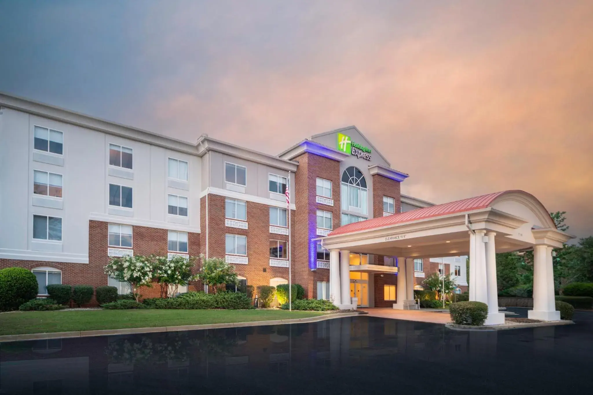 Property building in Holiday Inn Express and Suites Atlanta-Johns Creek by IHG Property building in Holiday Inn Express and Suites Atlanta-Johns Creek by IHG