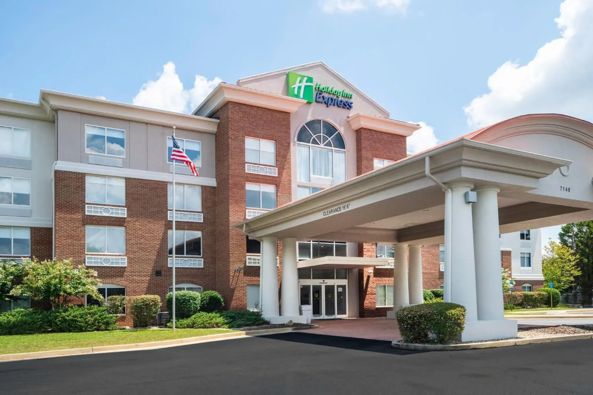 Property building in Holiday Inn Express and Suites Atlanta-Johns Creek by IHG Property building in Holiday Inn Express and Suites Atlanta-Johns Creek by IHG
