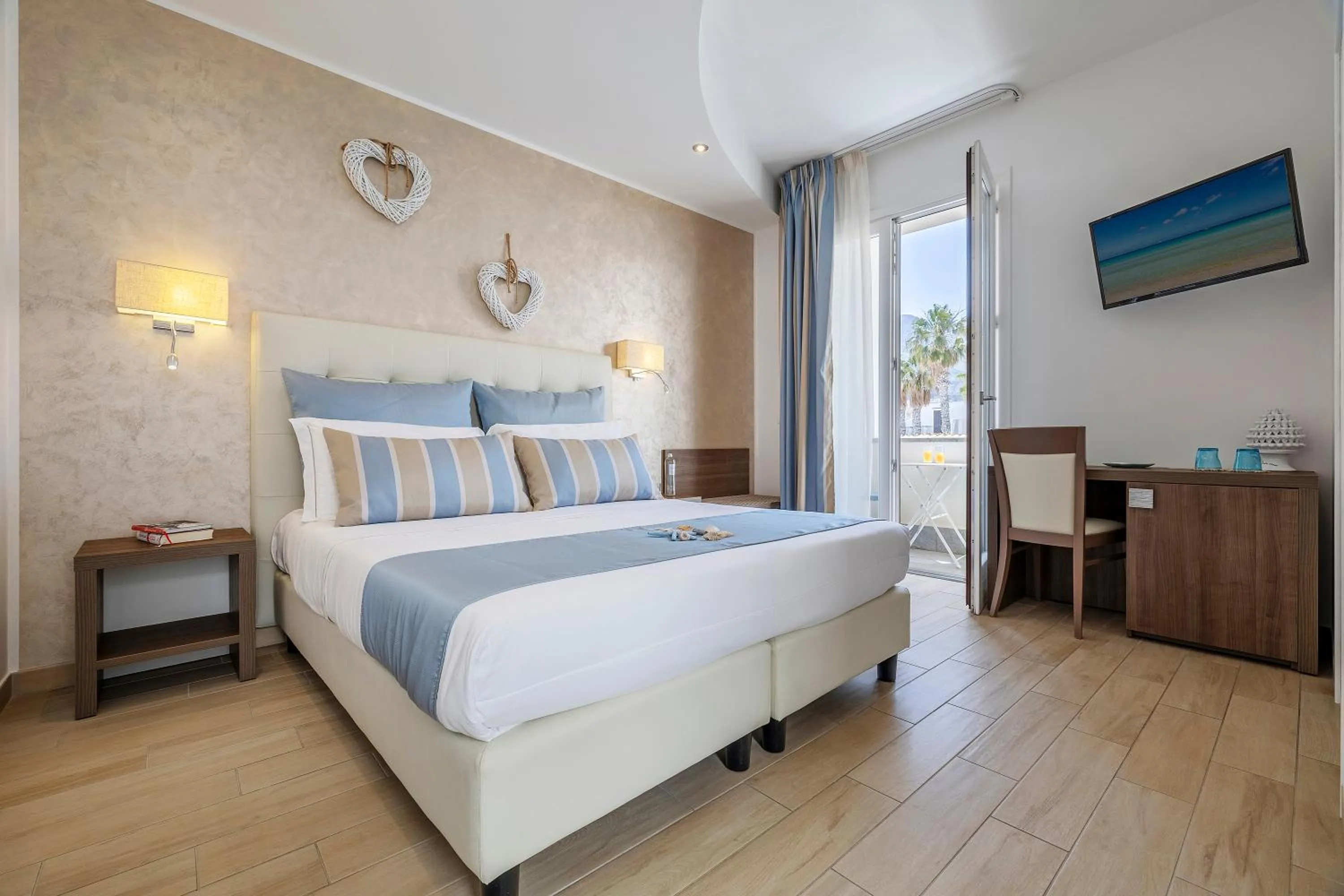 Bedroom, Bed in Hotel Soffio D'Estate