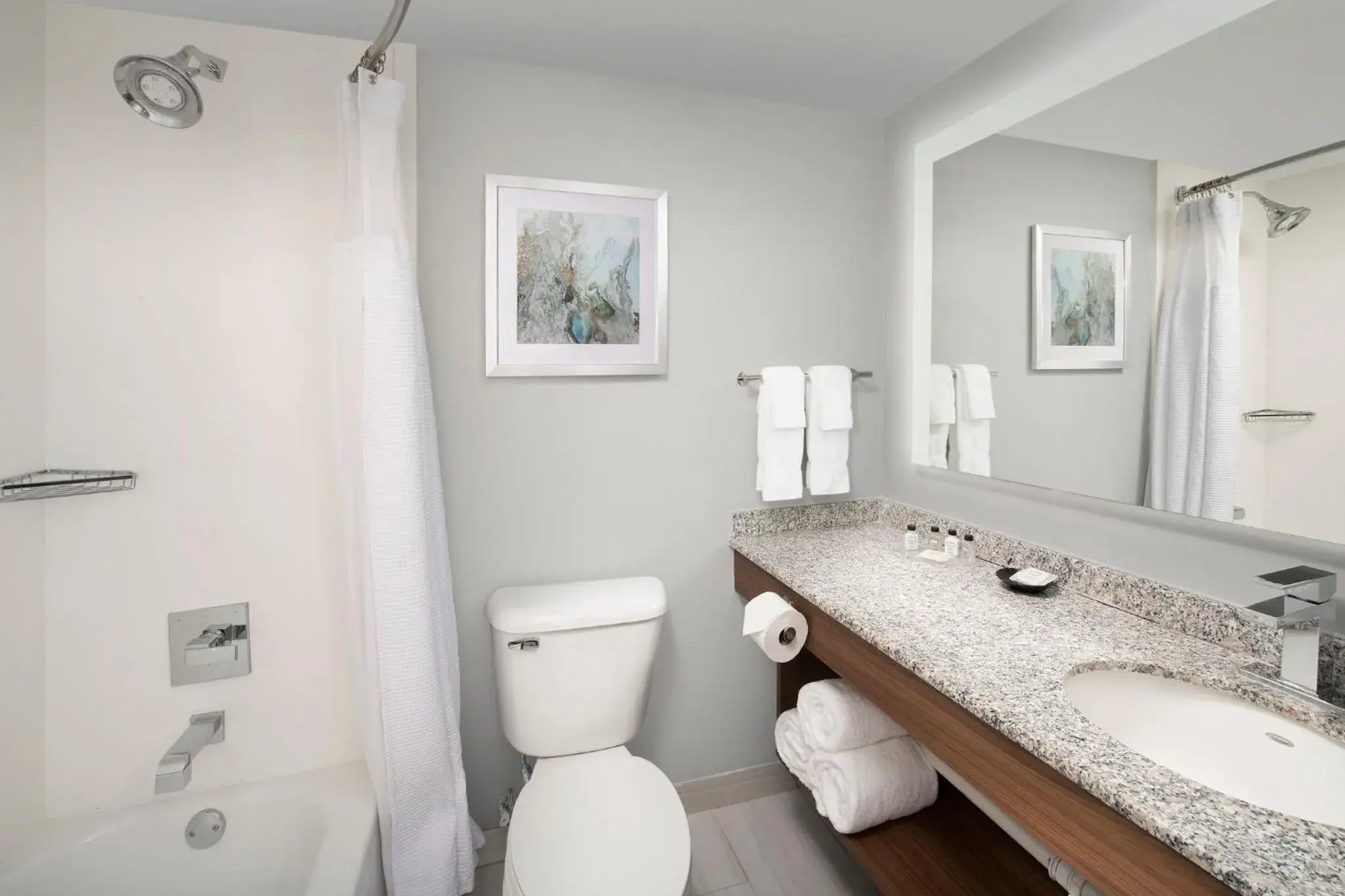 Standard Queen Room in Crowne Plaza San Antonio Airport by IHG Standard Queen Room in Crowne Plaza San Antonio Airport by IHG