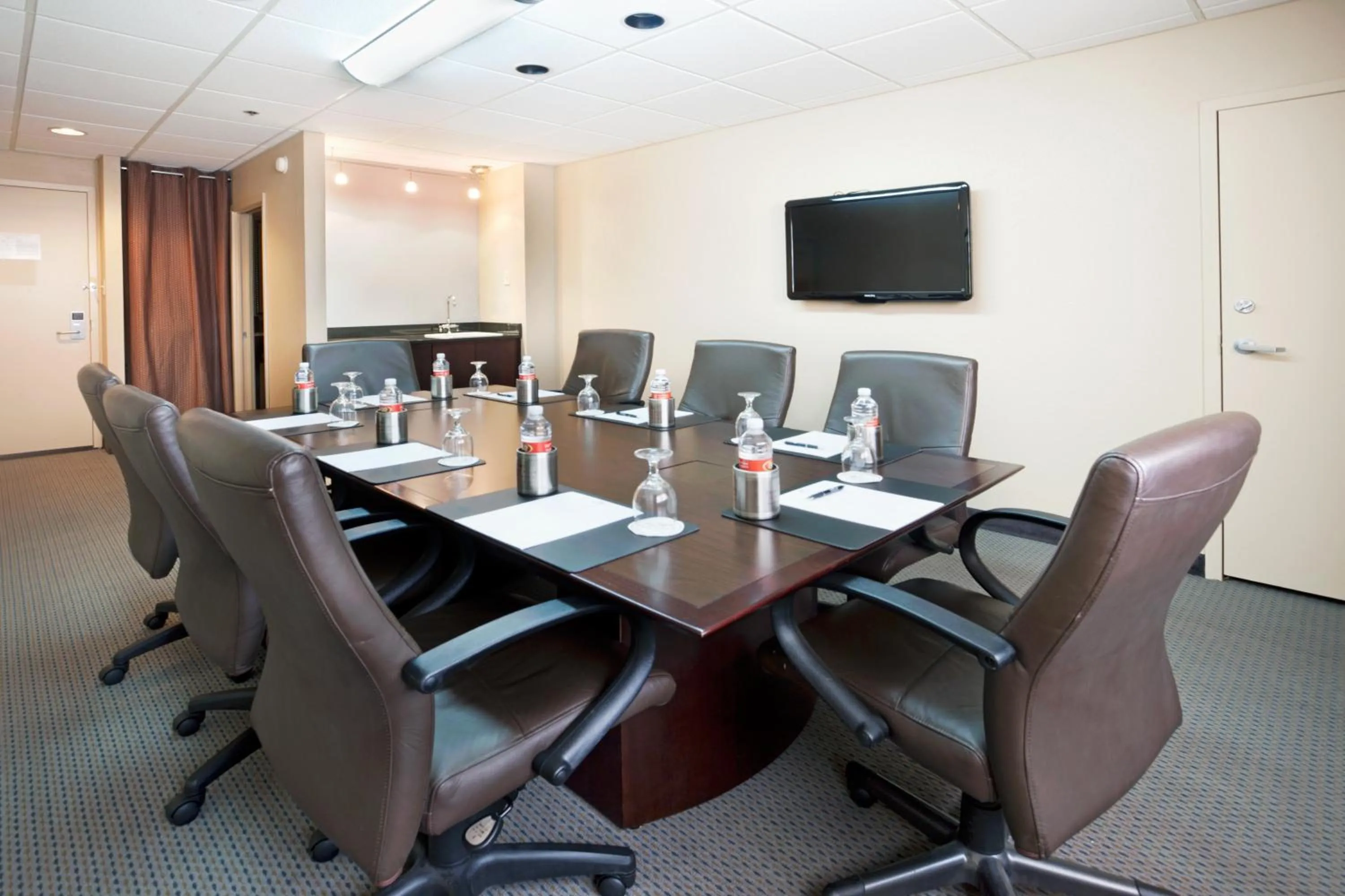 Meeting/conference room in Crowne Plaza San Antonio Airport by IHG
