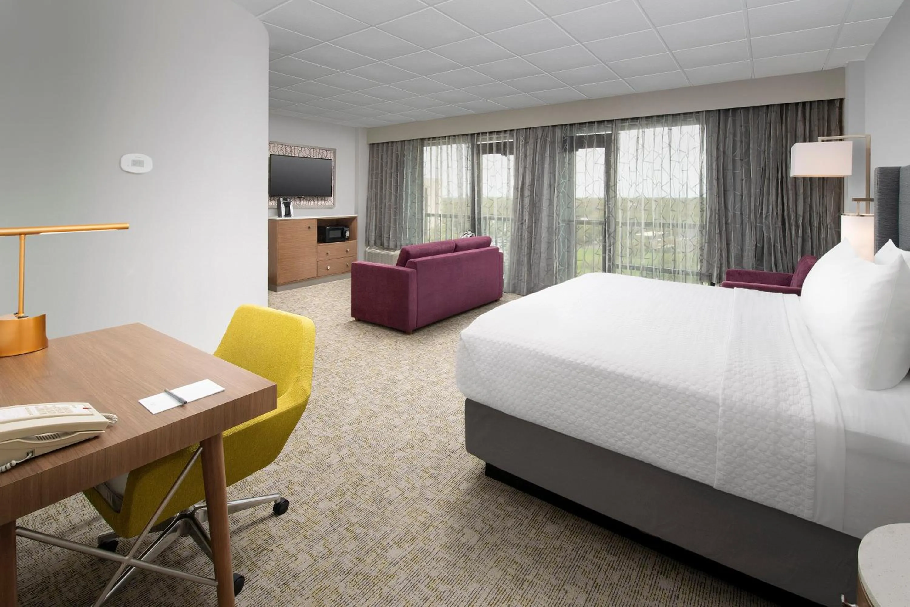 Photo of the whole room, Bed in Crowne Plaza San Antonio Airport by IHG