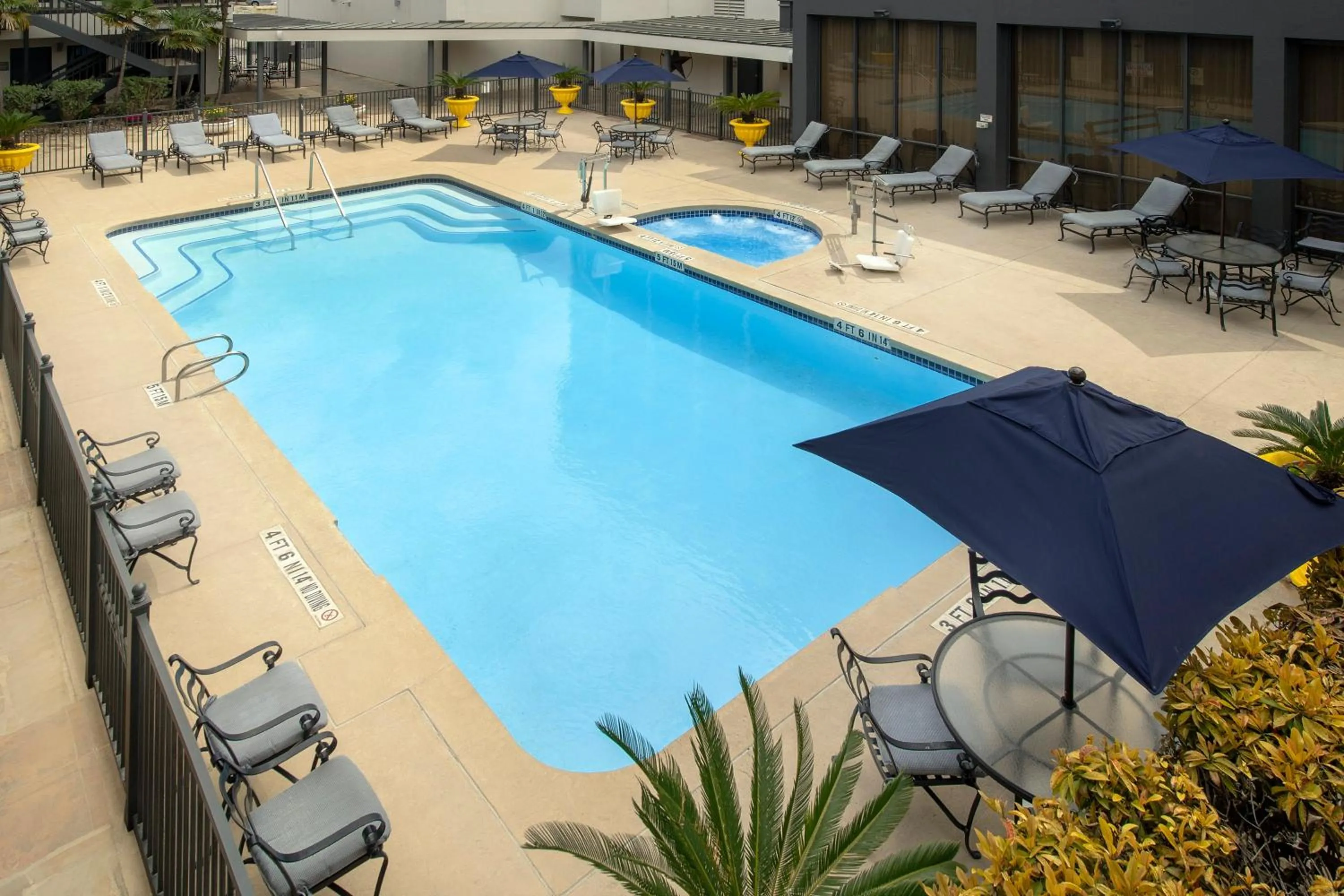 Swimming pool in Crowne Plaza San Antonio Airport by IHG