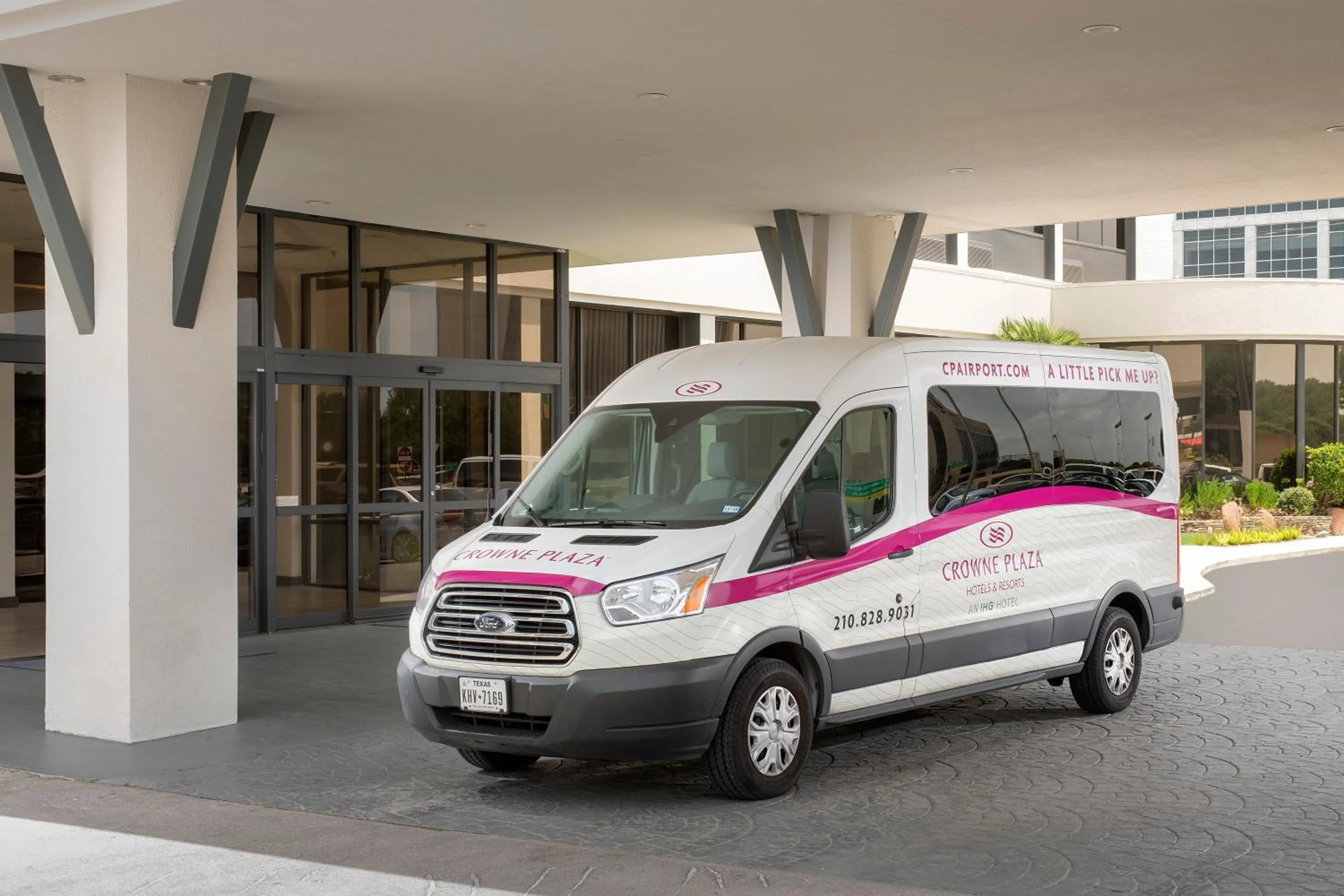 Decorative detail in Crowne Plaza San Antonio Airport by IHG