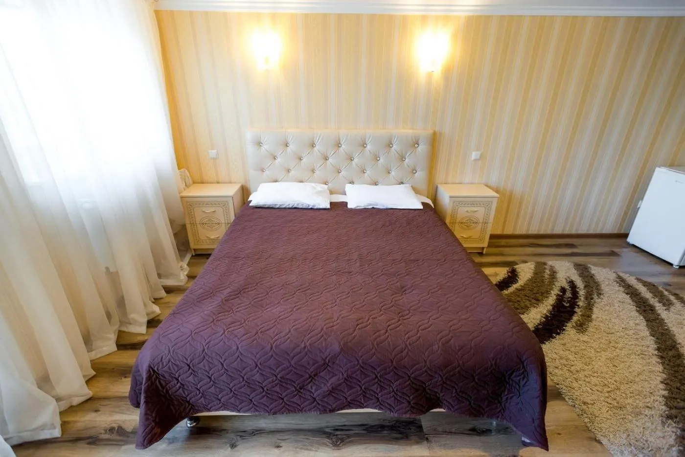 Bed in Guest House Shale