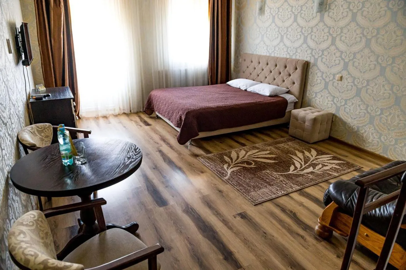 Bed in Guest House Shale