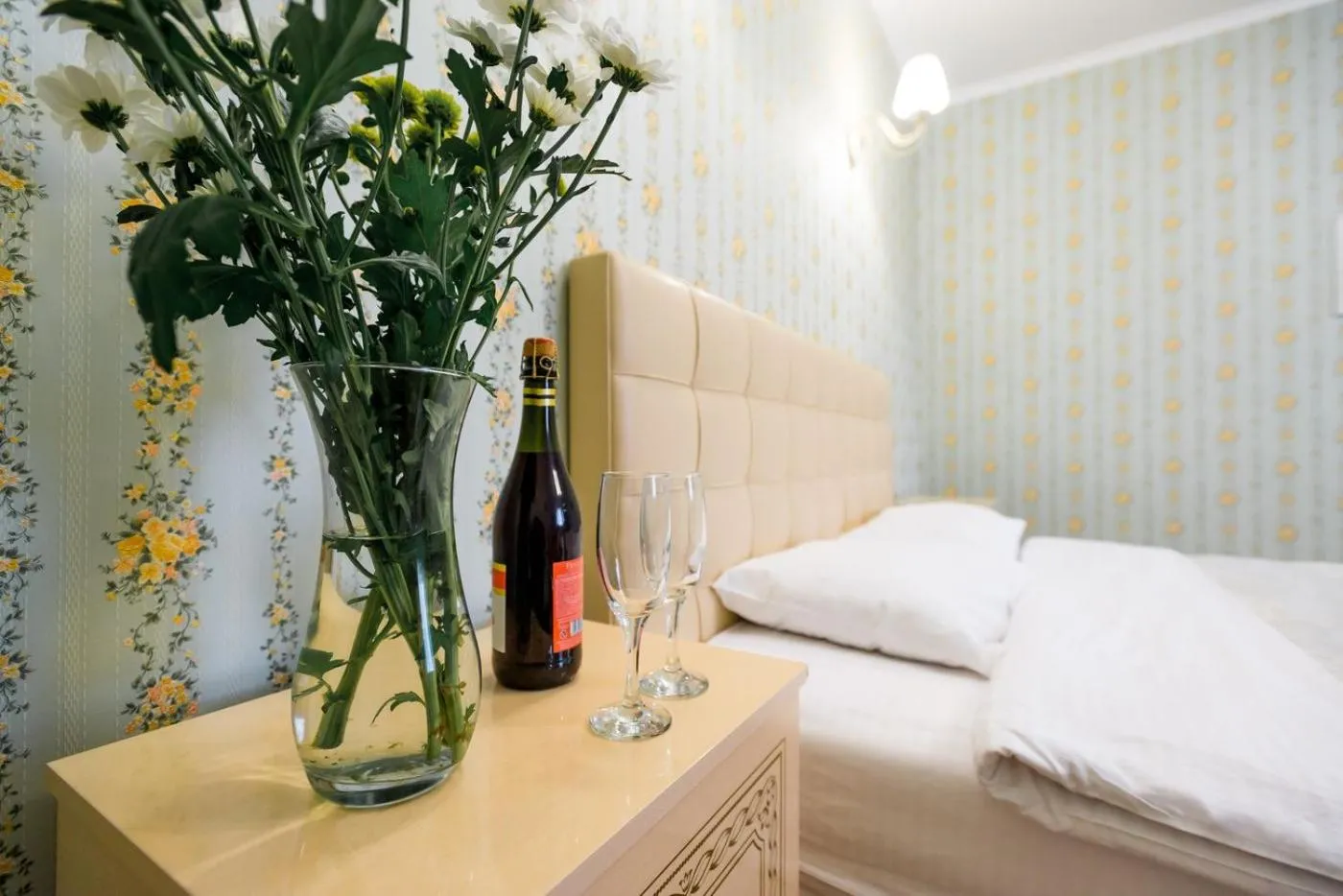 Bed in Guest House Shale