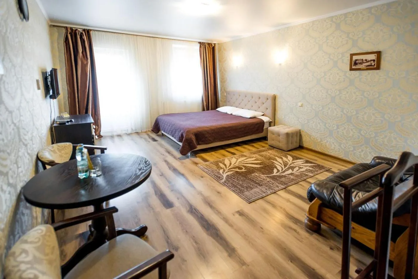 Bed in Guest House Shale