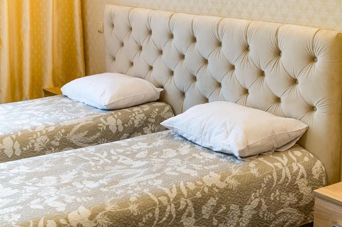Bed in Guest House Shale