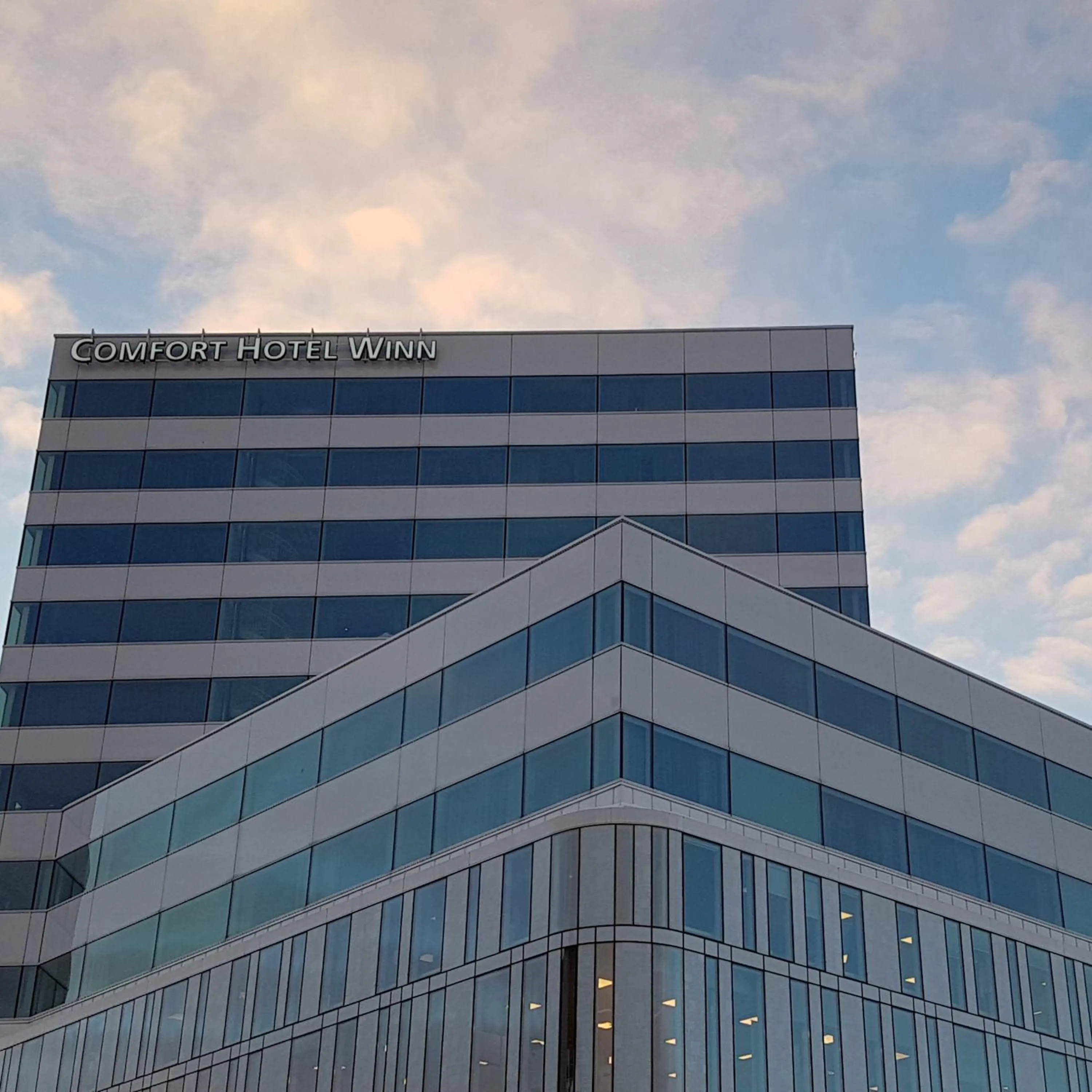 Facade/entrance in Comfort Hotel Winn