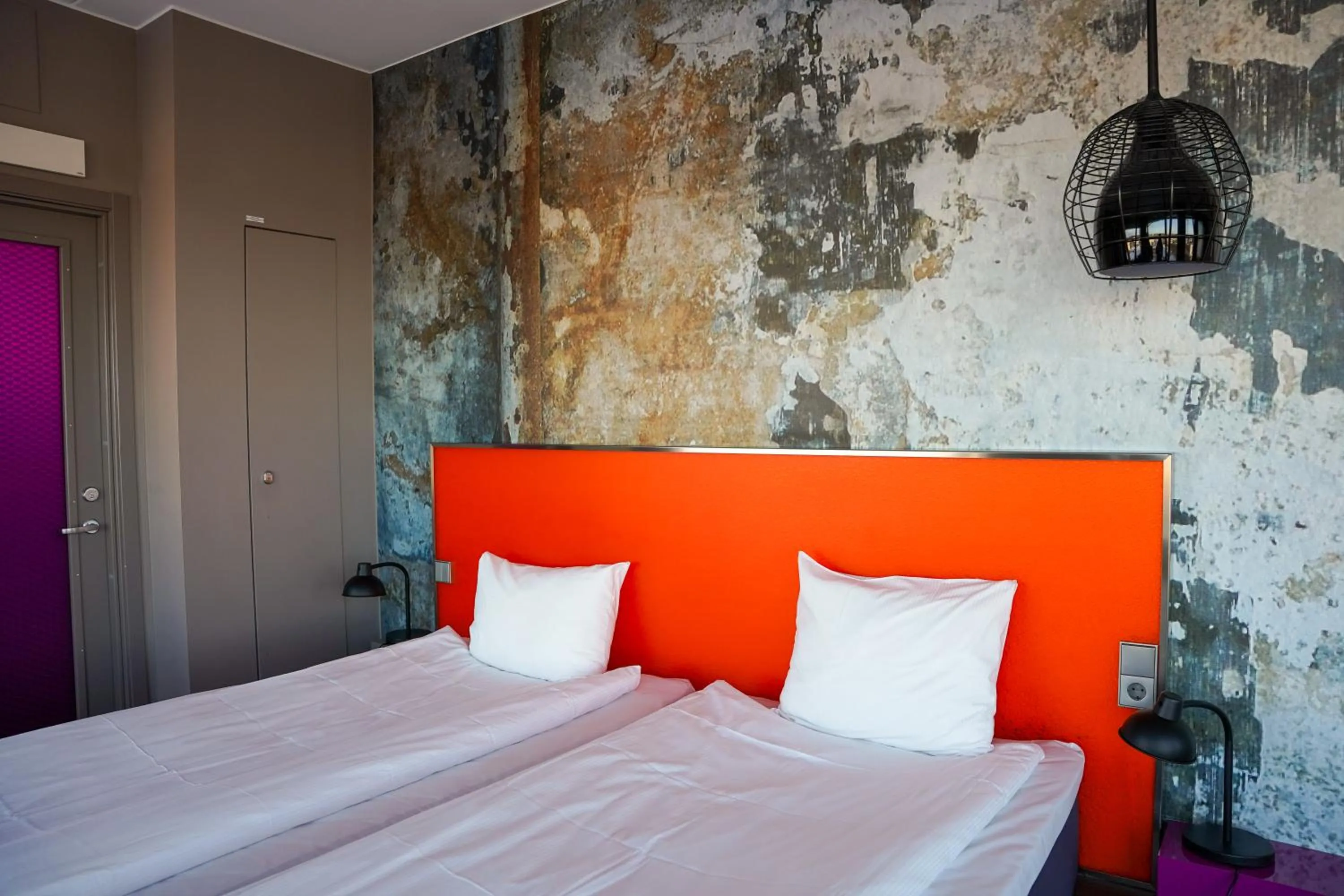 View (from property/room), Bed in Comfort Hotel Winn