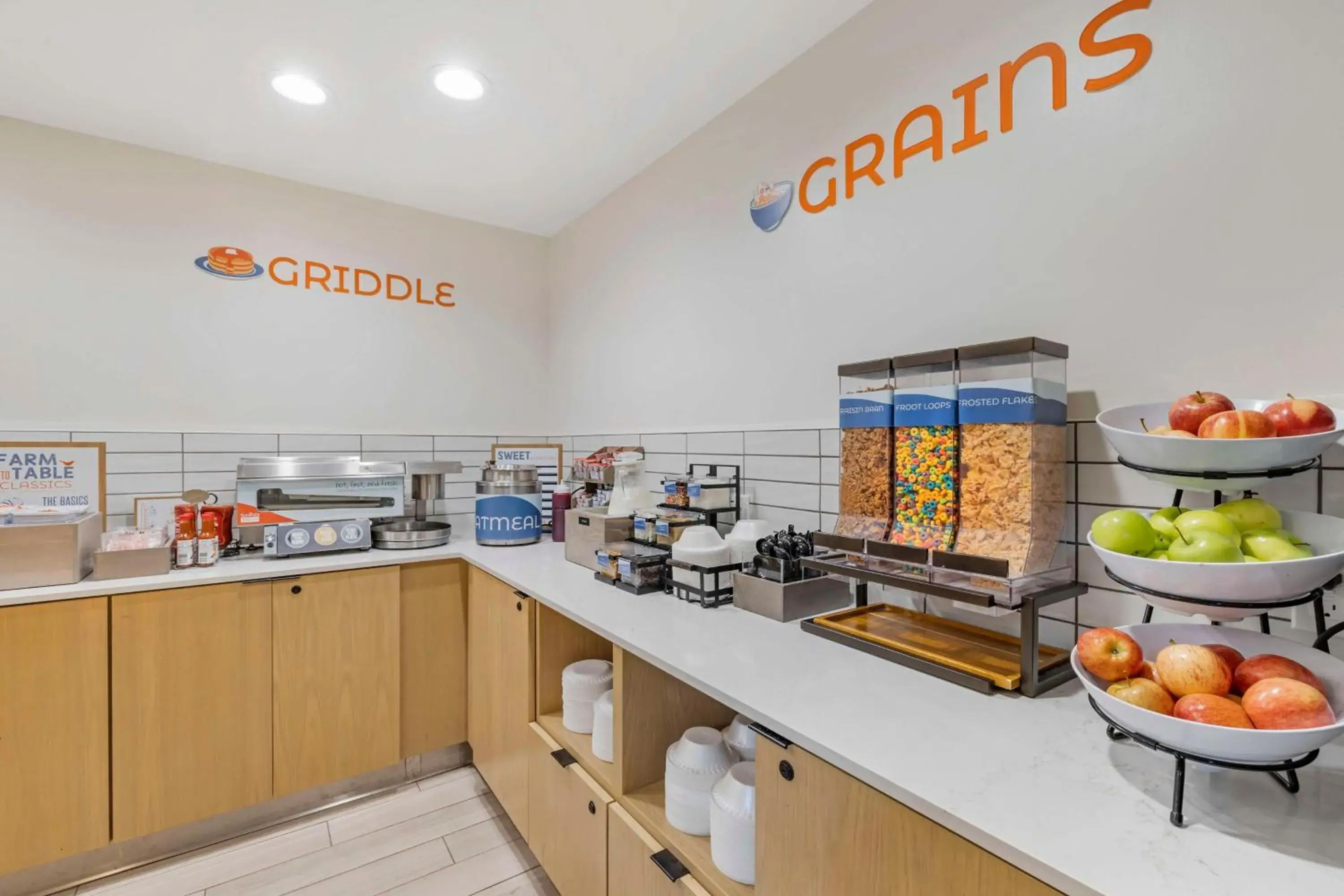 Breakfast in Sonesta ES Suites Torrance Redondo Beach Breakfast in Sonesta ES Suites Torrance Redondo Beach