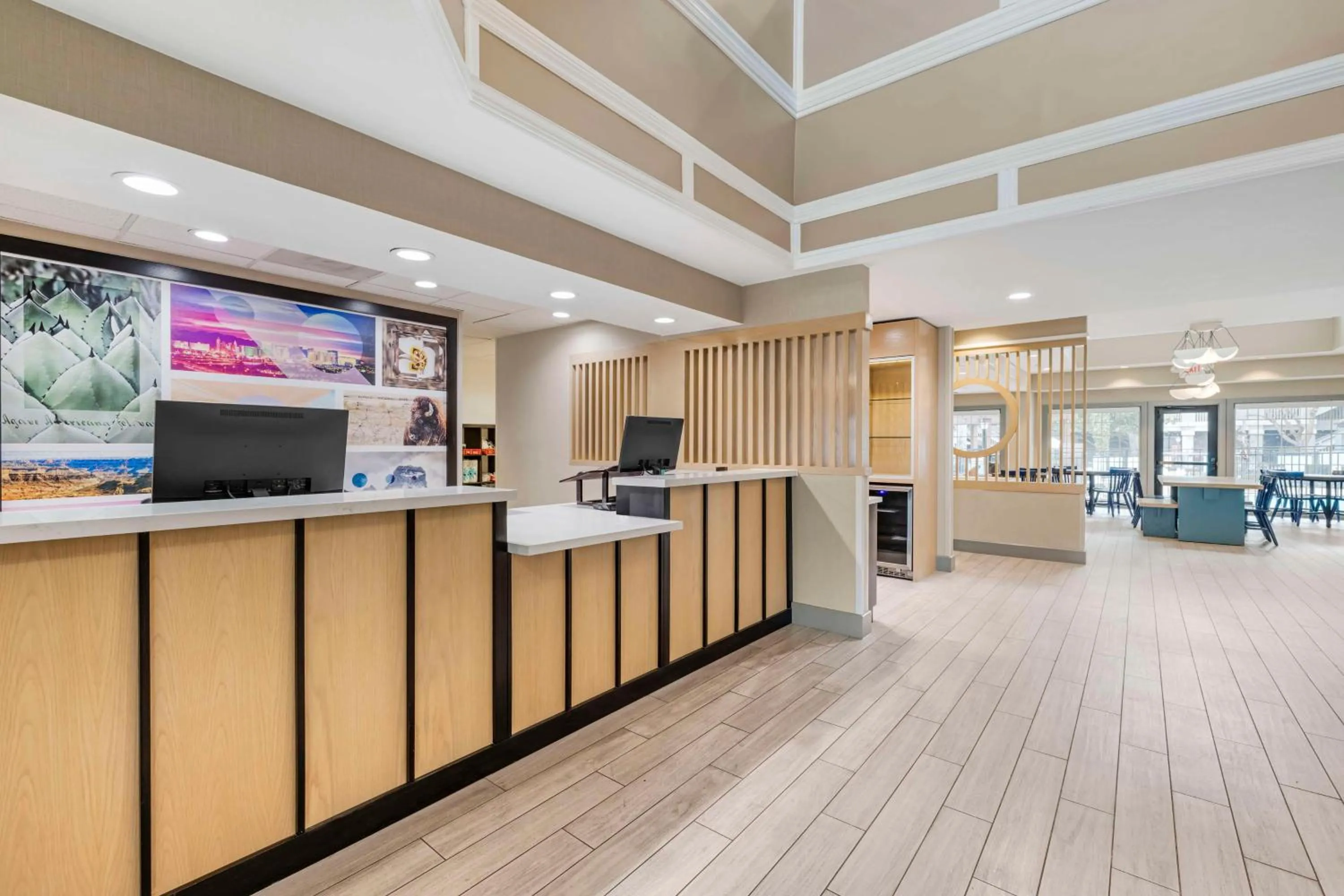 Lobby or reception in Sonesta ES Suites Torrance Redondo Beach