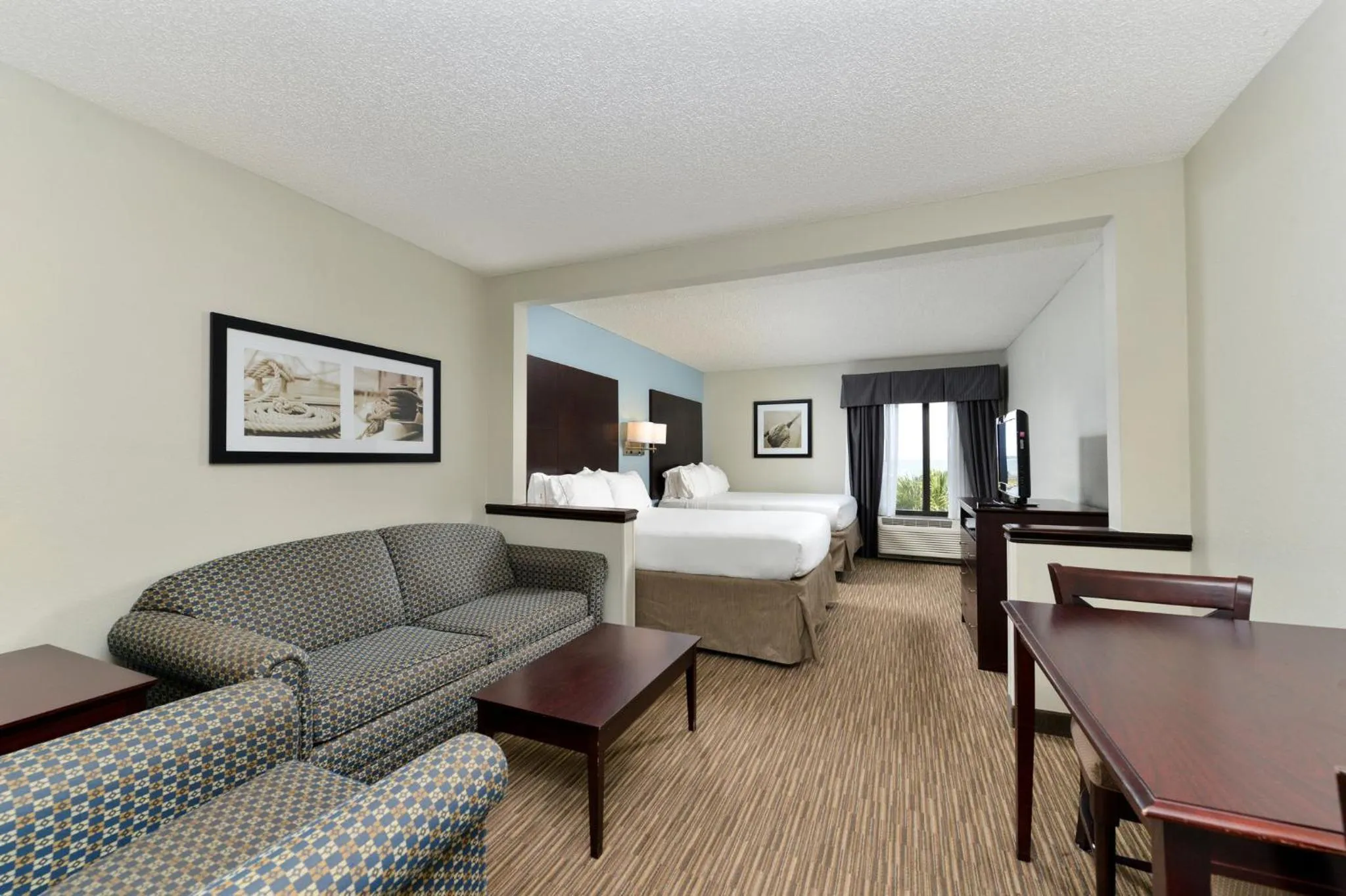 Photo of the whole room, Bed in Holiday Inn Express Hotel & Suites Tampa-Rocky Point Island by IHG