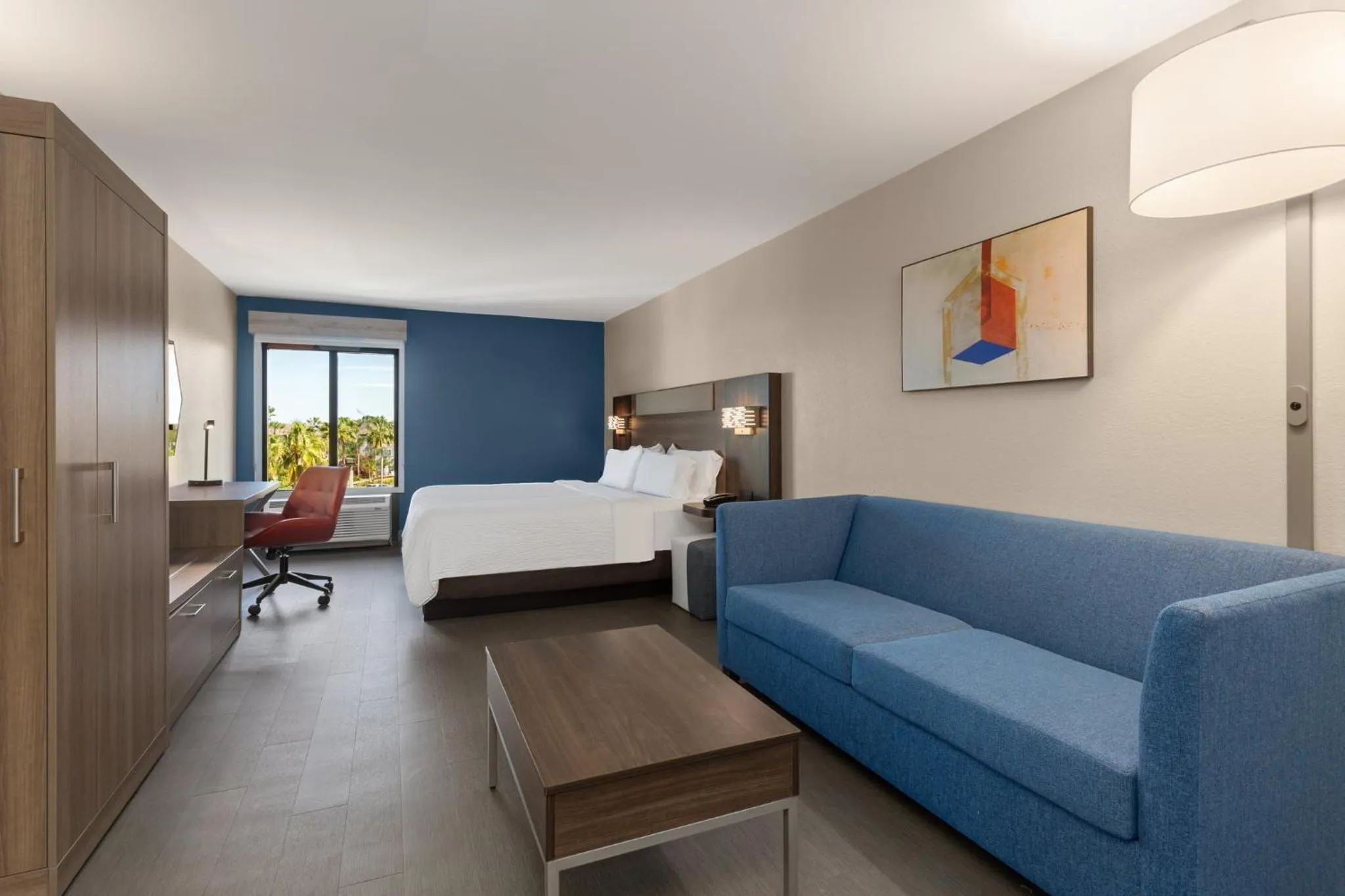 Photo of the whole room, Bed in Holiday Inn Express Hotel & Suites Tampa-Rocky Point Island by IHG