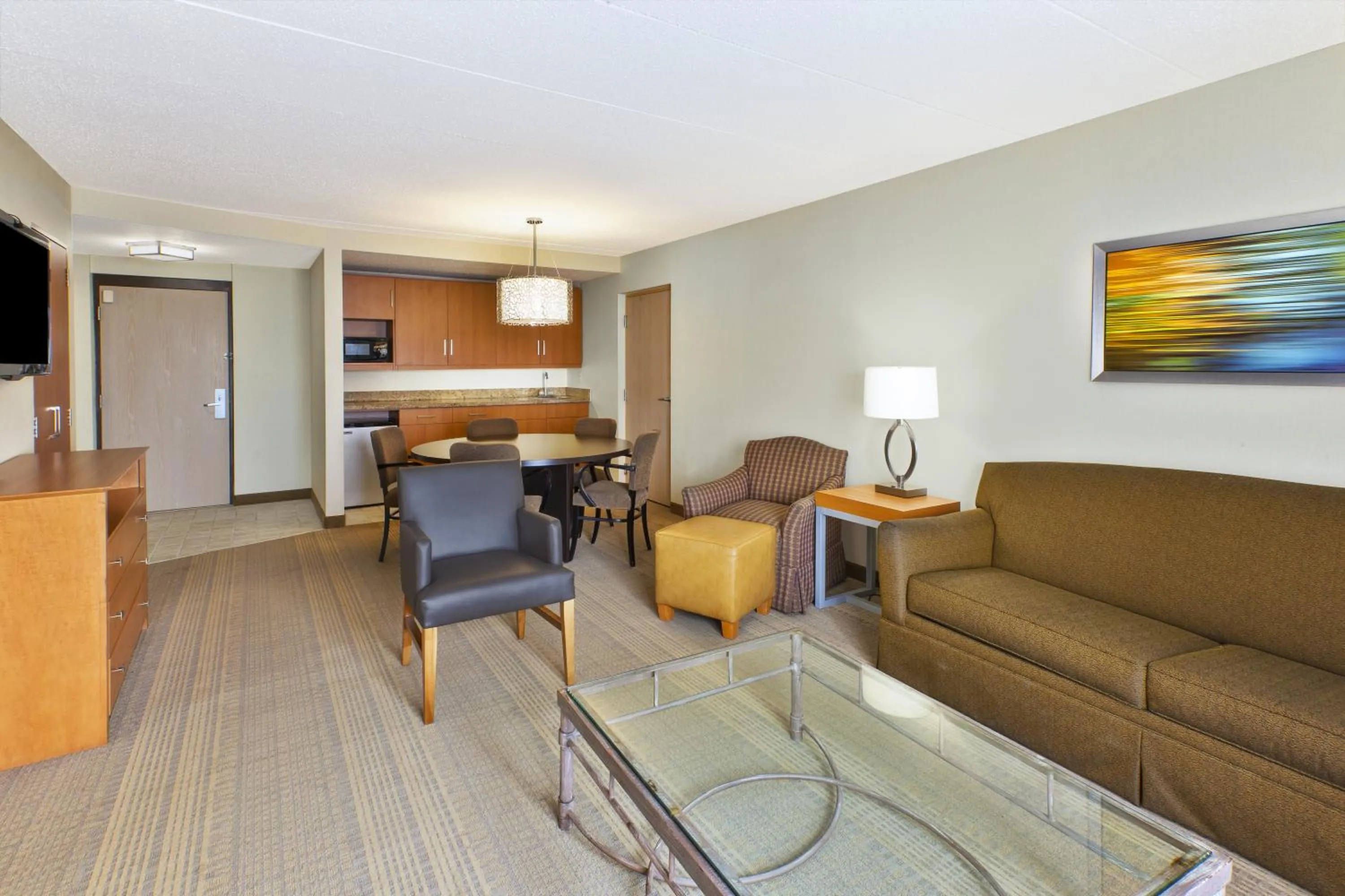 Bedroom in Holiday Inn & Suites Bolingbrook by IHG