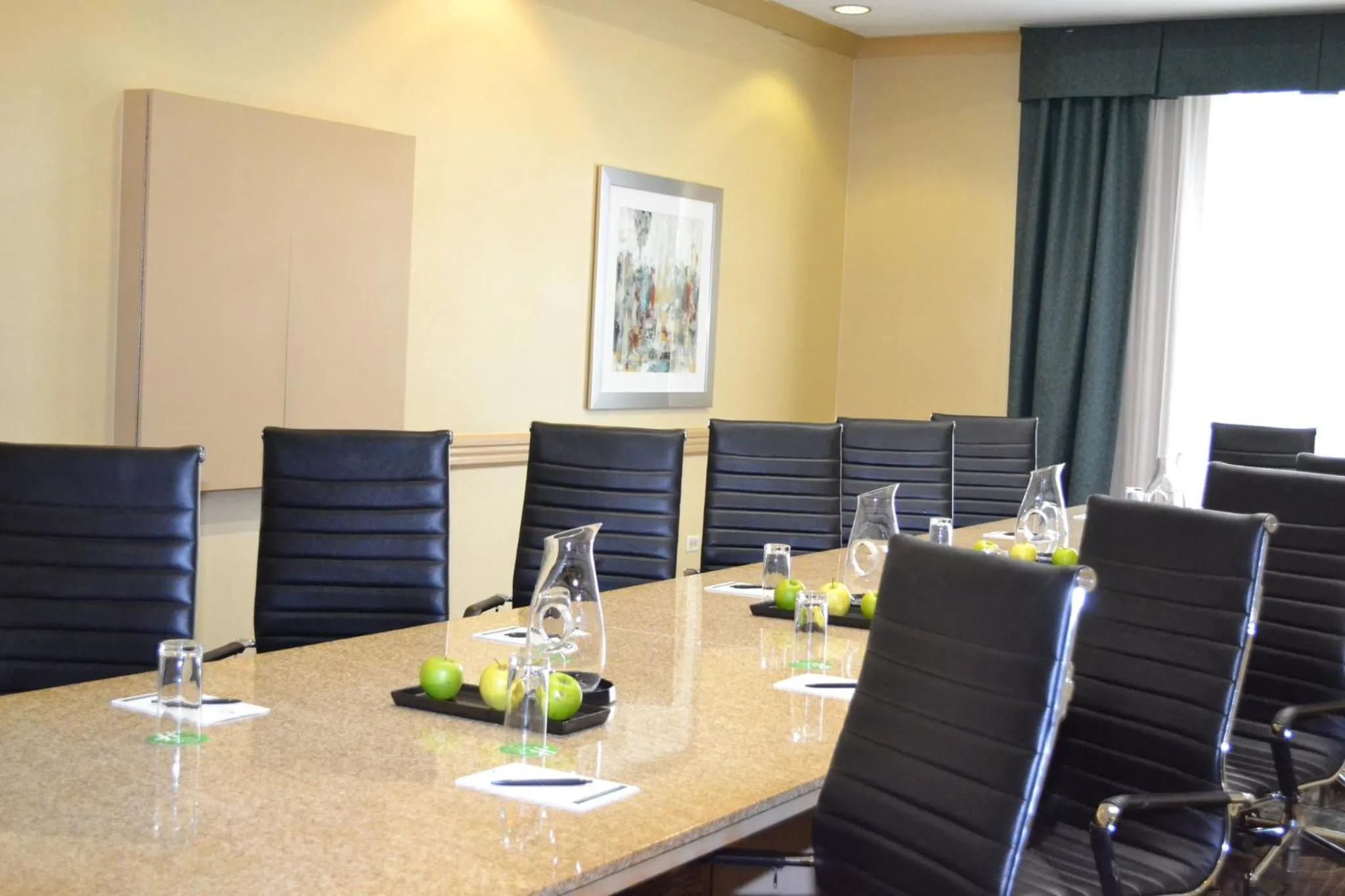 Meeting/conference room in Holiday Inn & Suites Bolingbrook by IHG