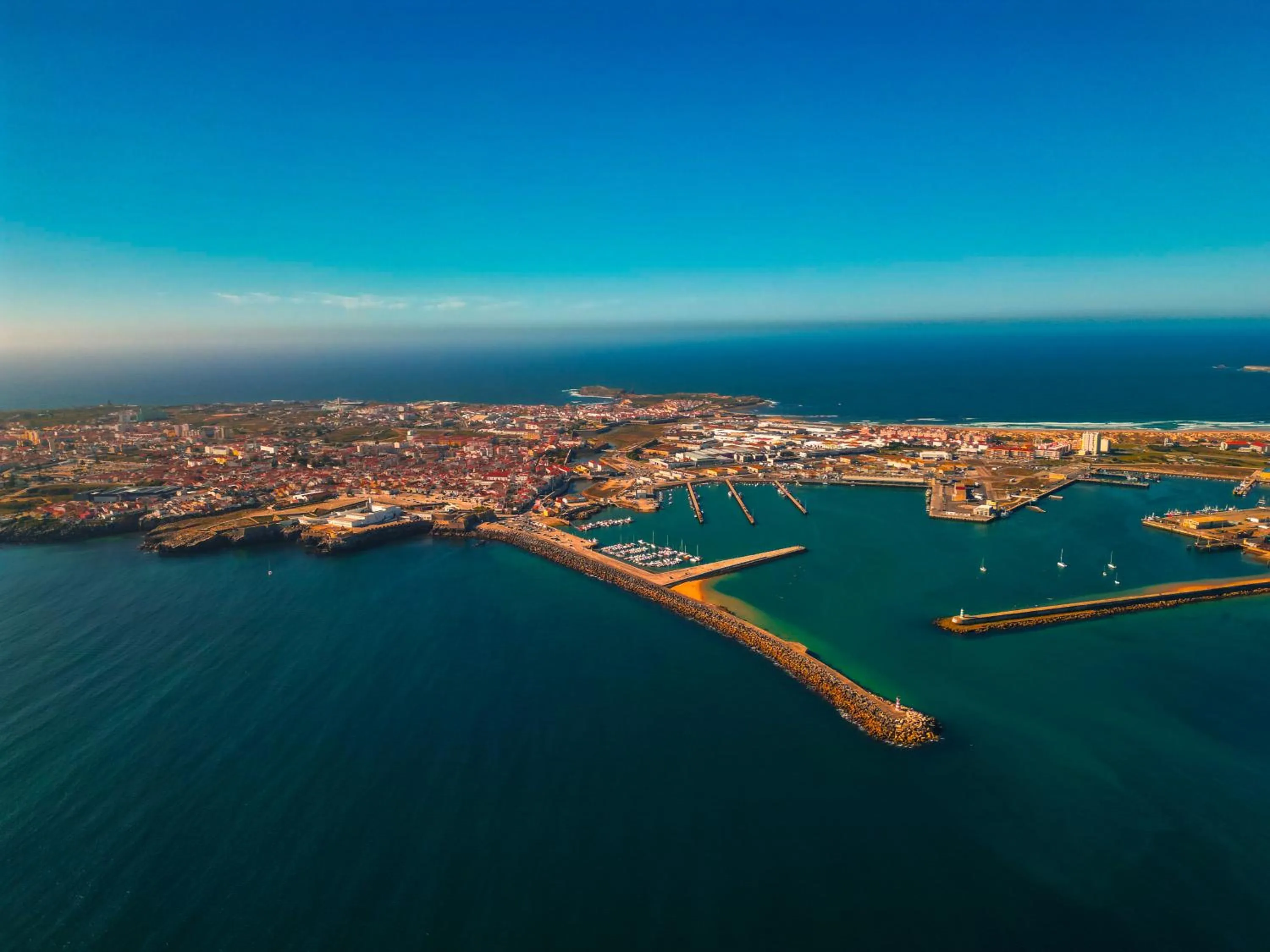 Bird's eye view in Sea Garden Peniche