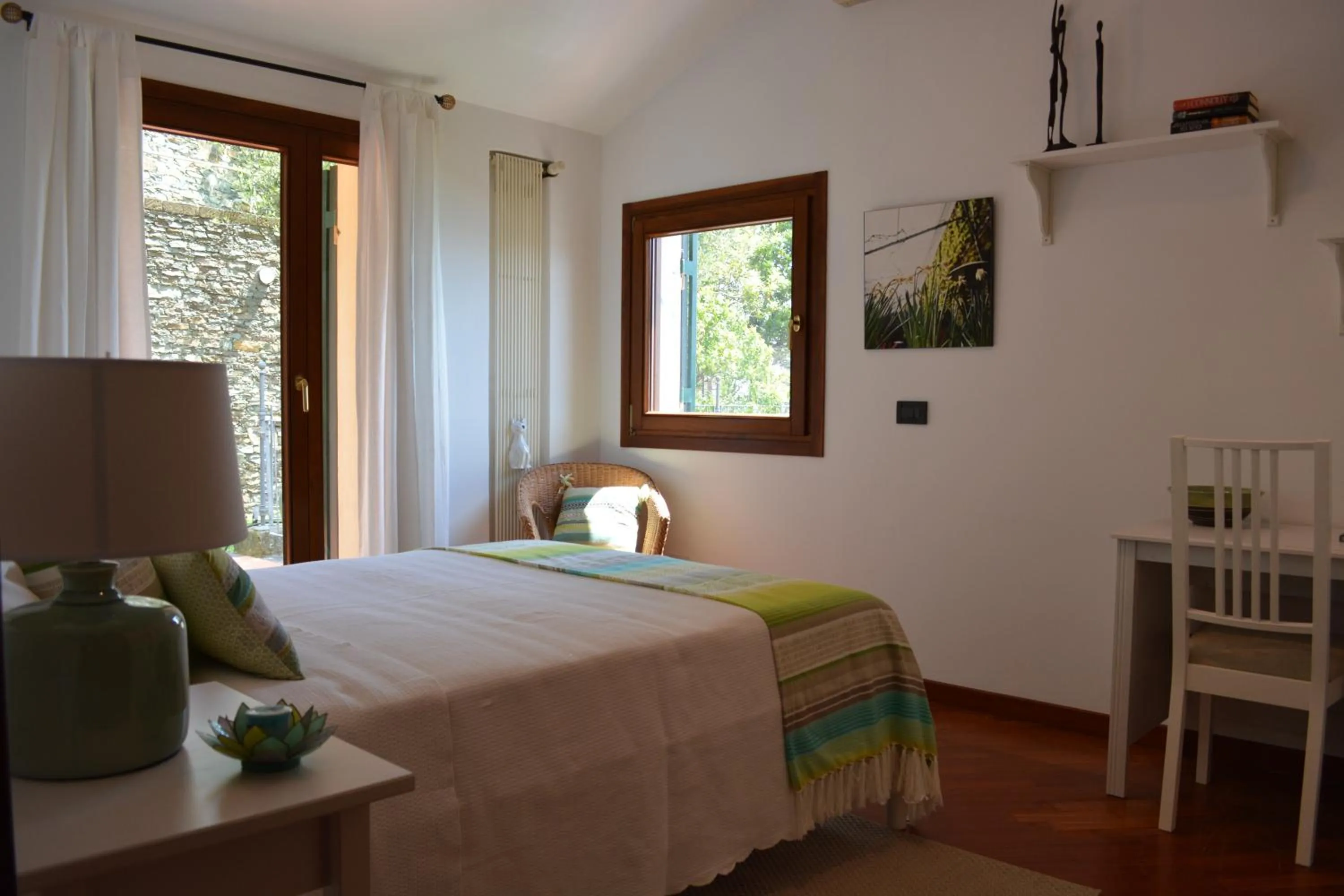 Photo of the whole room, Bed in Ca da Muntà bed and breakfast