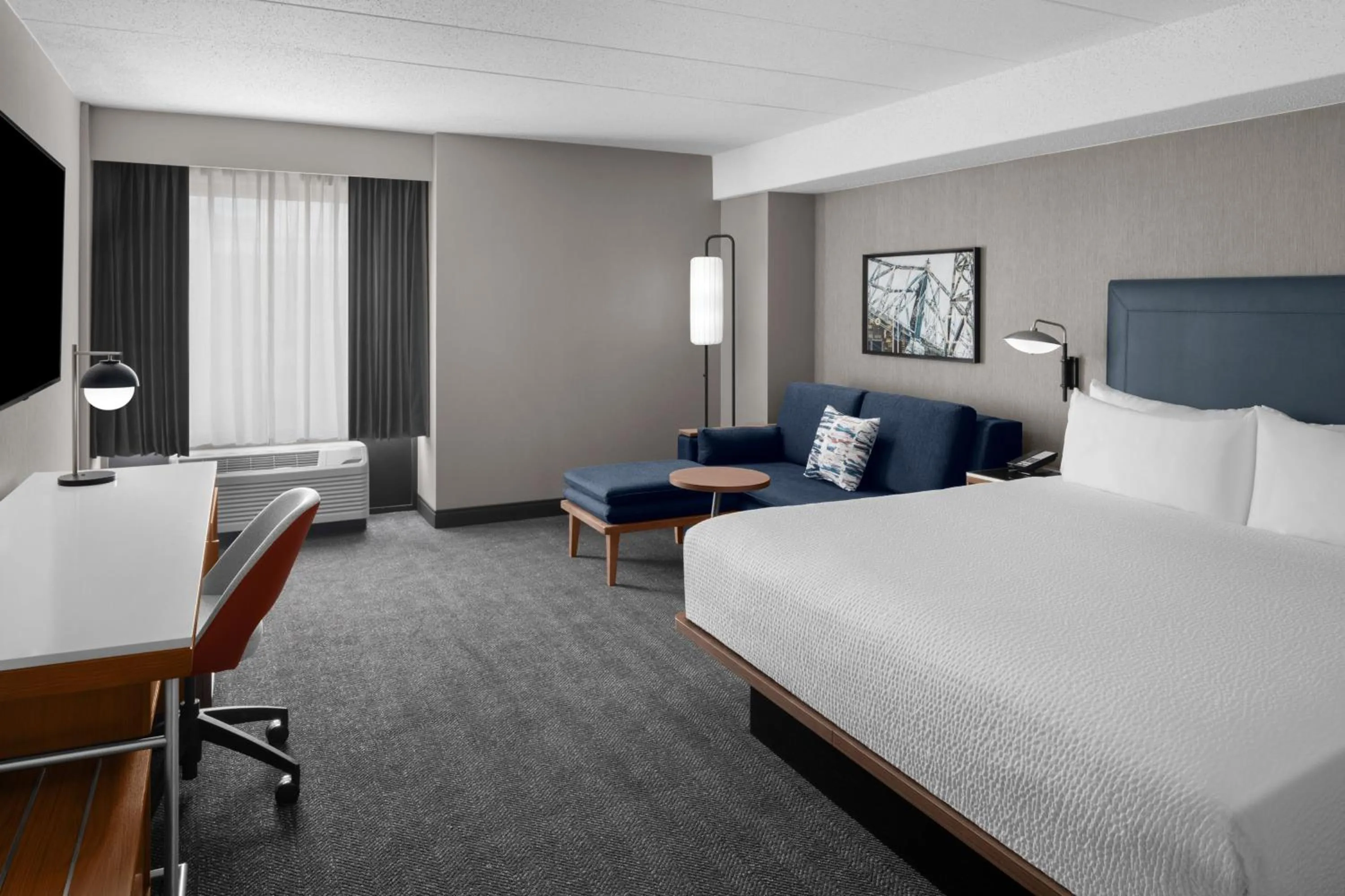 Bedroom, Bed in Courtyard by Marriott Pittsburgh University Center