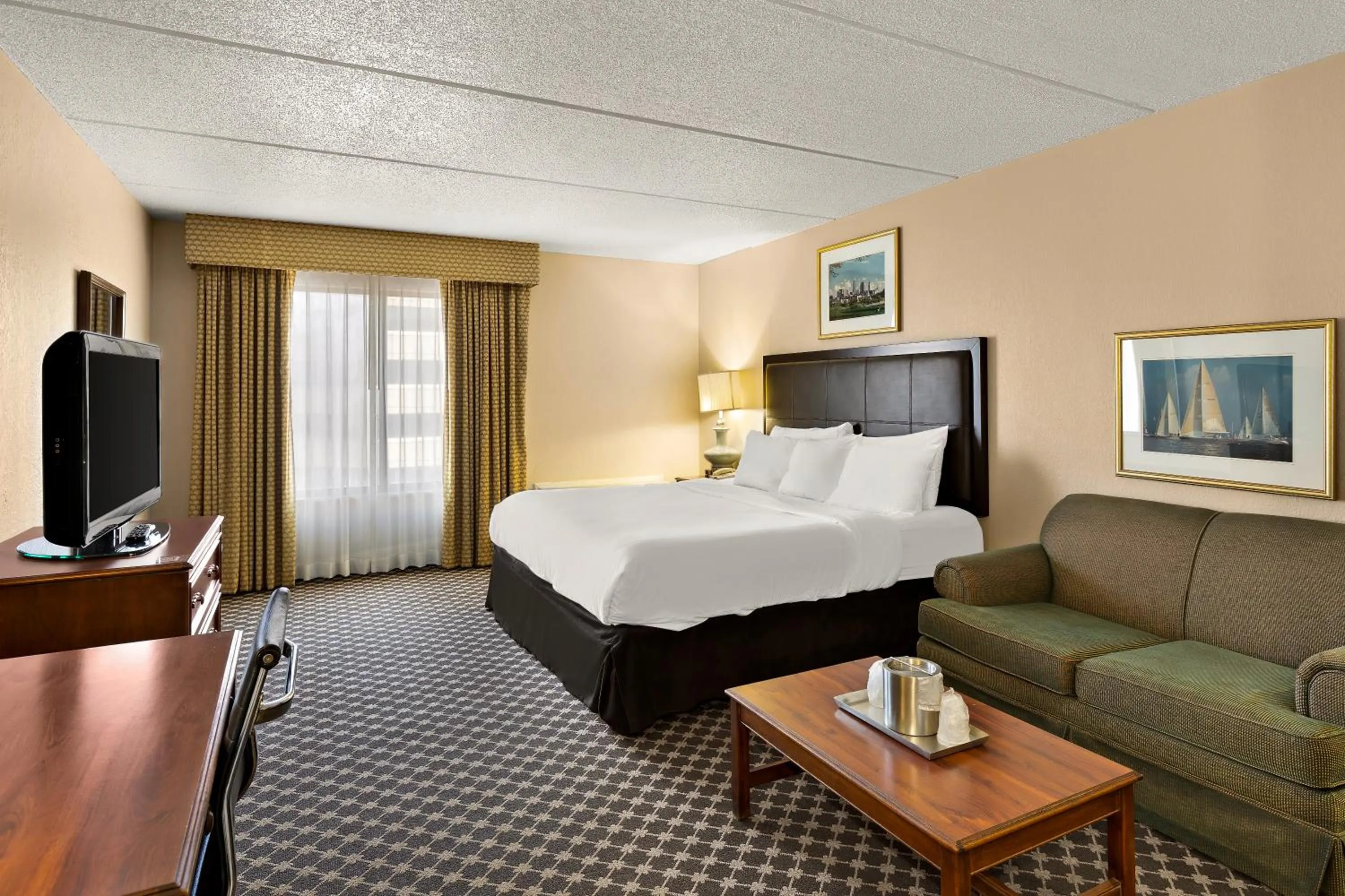 Hotel RL Cleveland Airport West