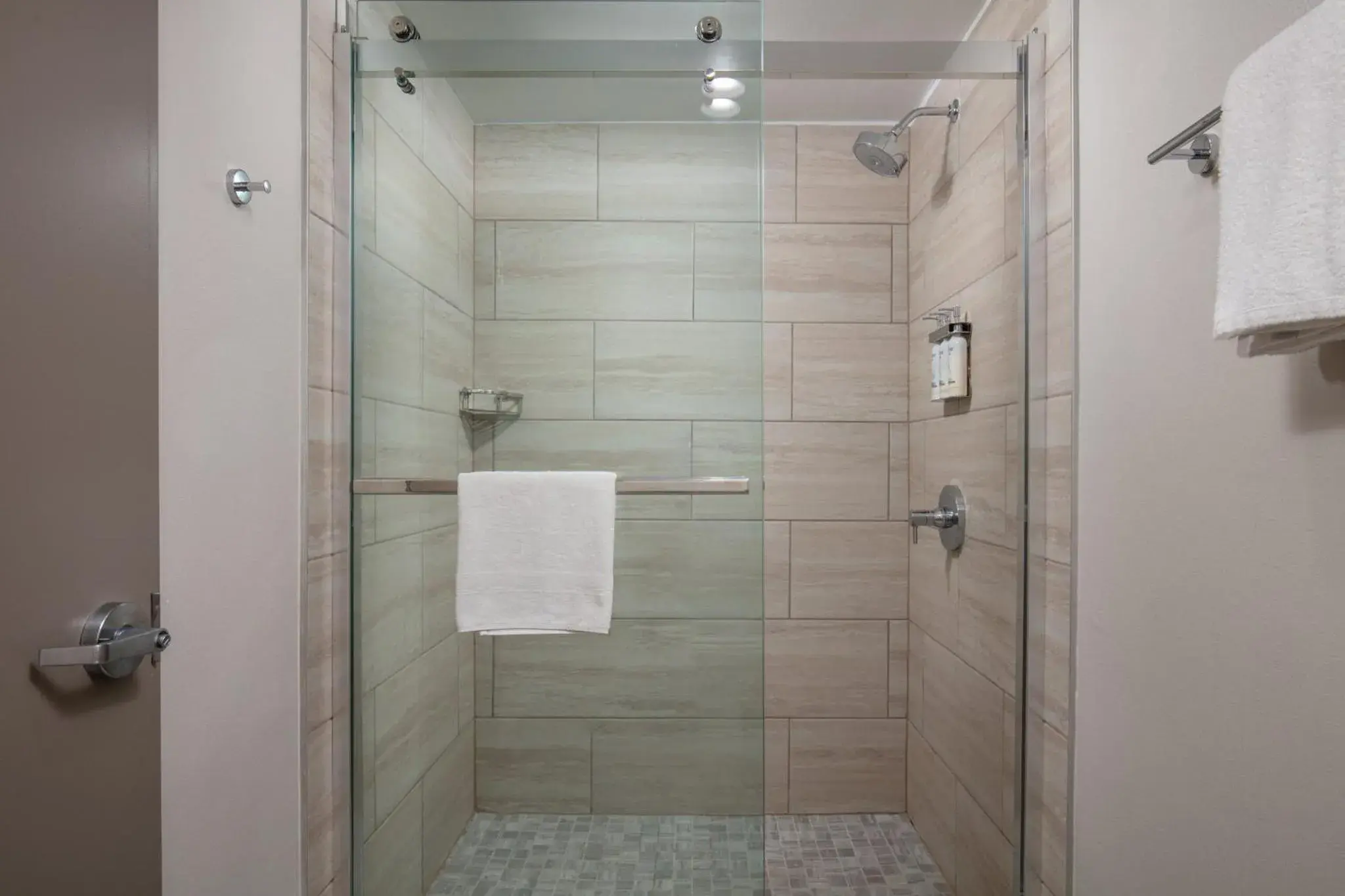 Standard Room in Holiday Inn Express Hotel & Suites Ventura Harbor by IHG Standard Room in Holiday Inn Express Hotel & Suites Ventura Harbor by IHG