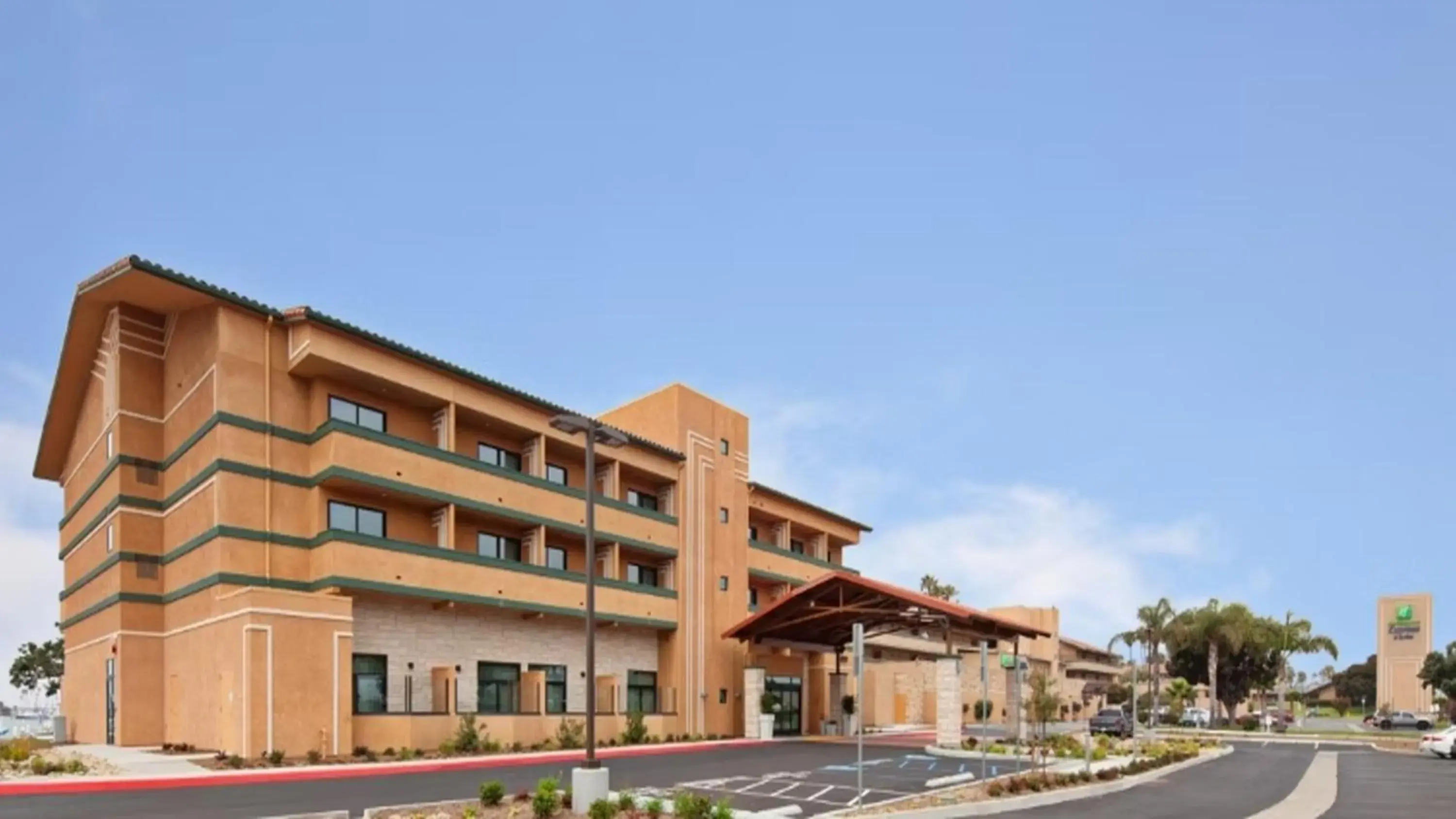 Property building in Holiday Inn Express Hotel & Suites Ventura Harbor by IHG Property building in Holiday Inn Express Hotel & Suites Ventura Harbor by IHG