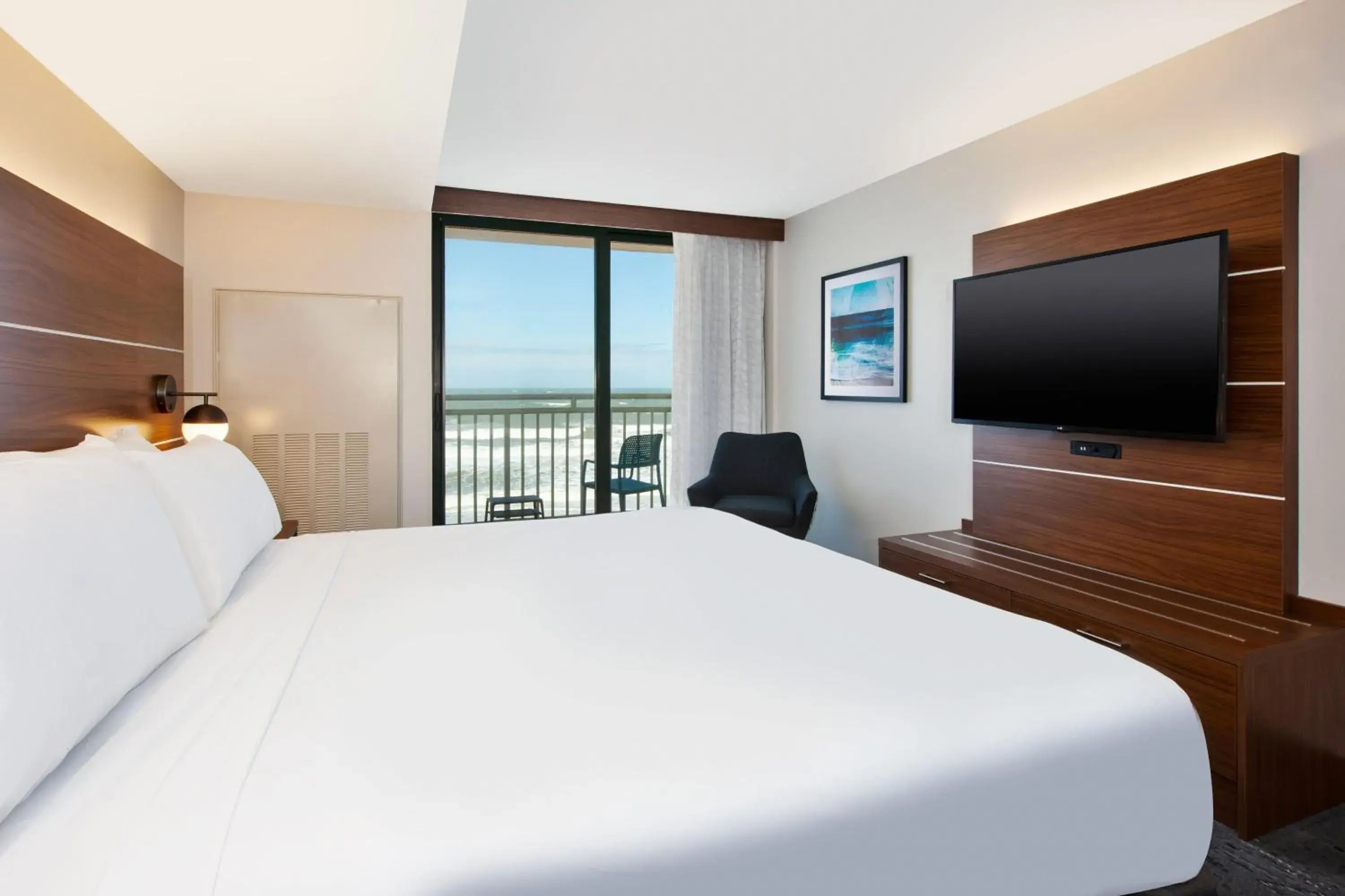 Bedroom, Bed in Holiday Inn Express & Suites VA Beach Oceanfront by IHG Bedroom, Bed in Holiday Inn Express & Suites VA Beach Oceanfront by IHG