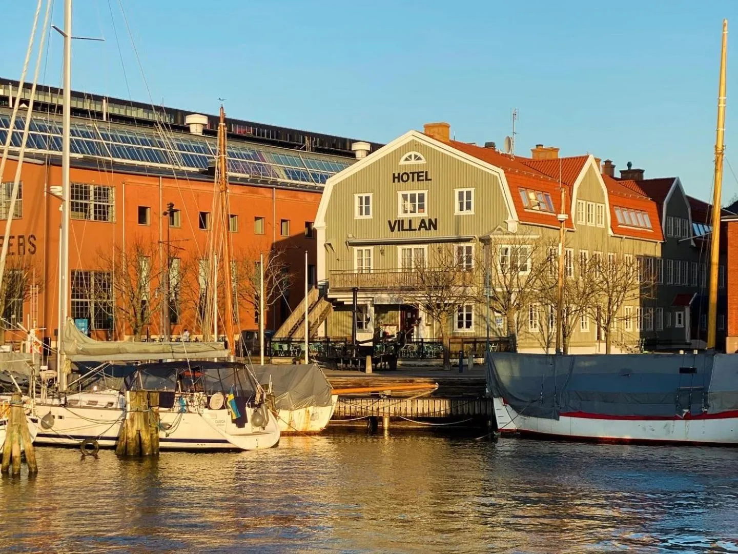 Property building in Hotel Villan